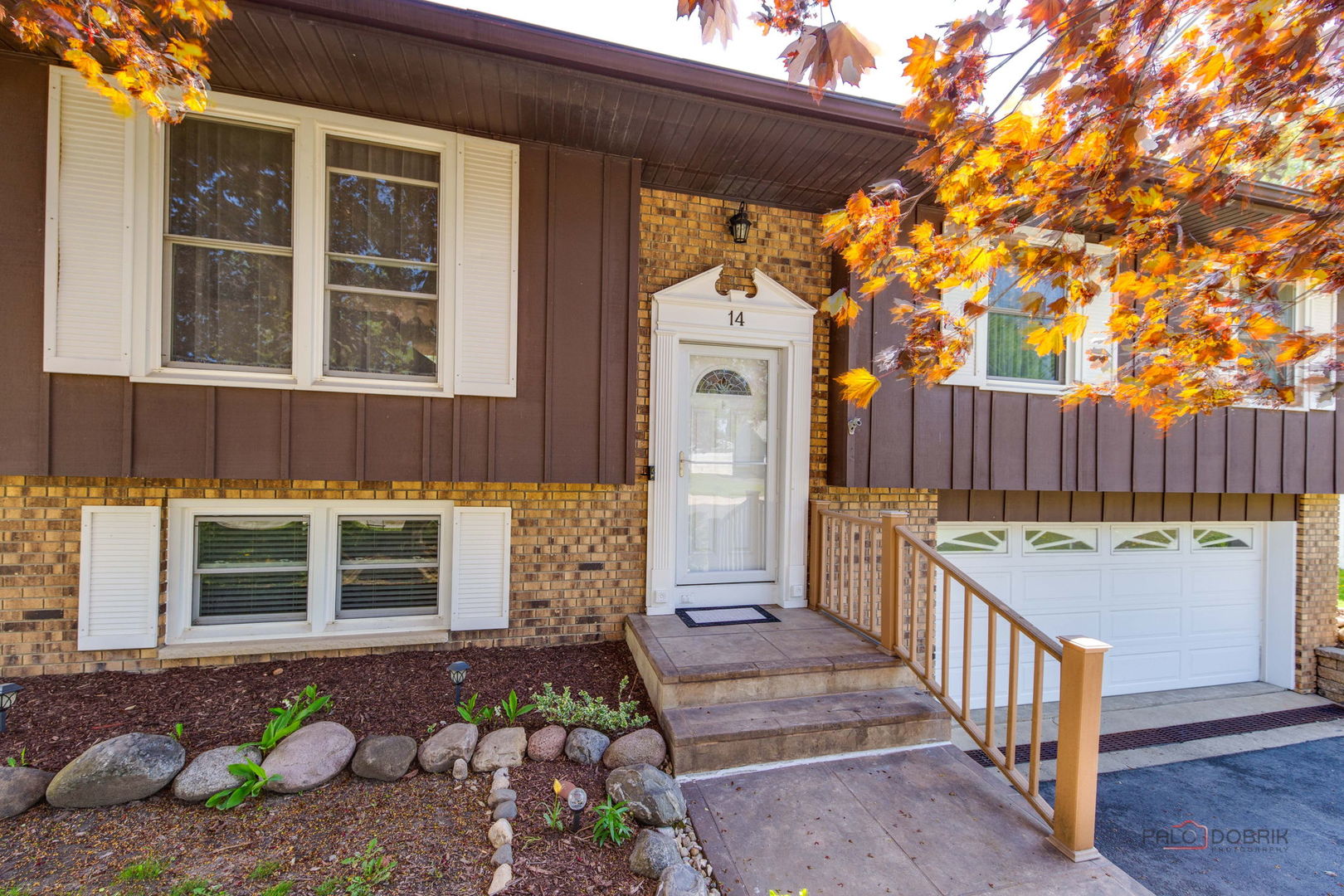 14 Wander Way, Lake In The Hills, IL 60156