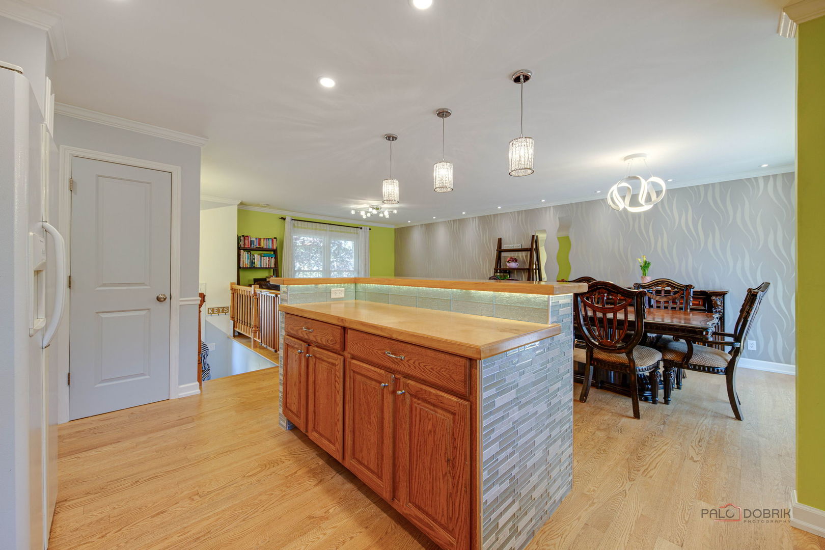 14 Wander Way, Lake In The Hills, IL 60156