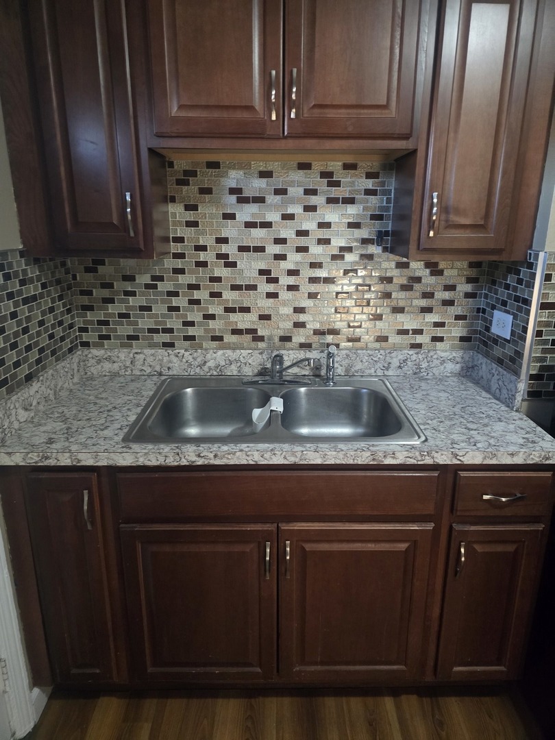 11233 S Avenue M, Chicago, IL 60617