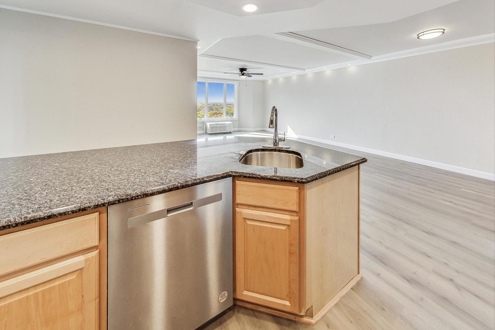 1 Renaissance Place #1220, Palatine, IL 60067