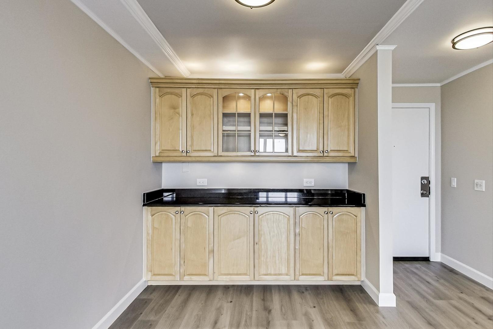 1 Renaissance Place #1220, Palatine, IL 60067