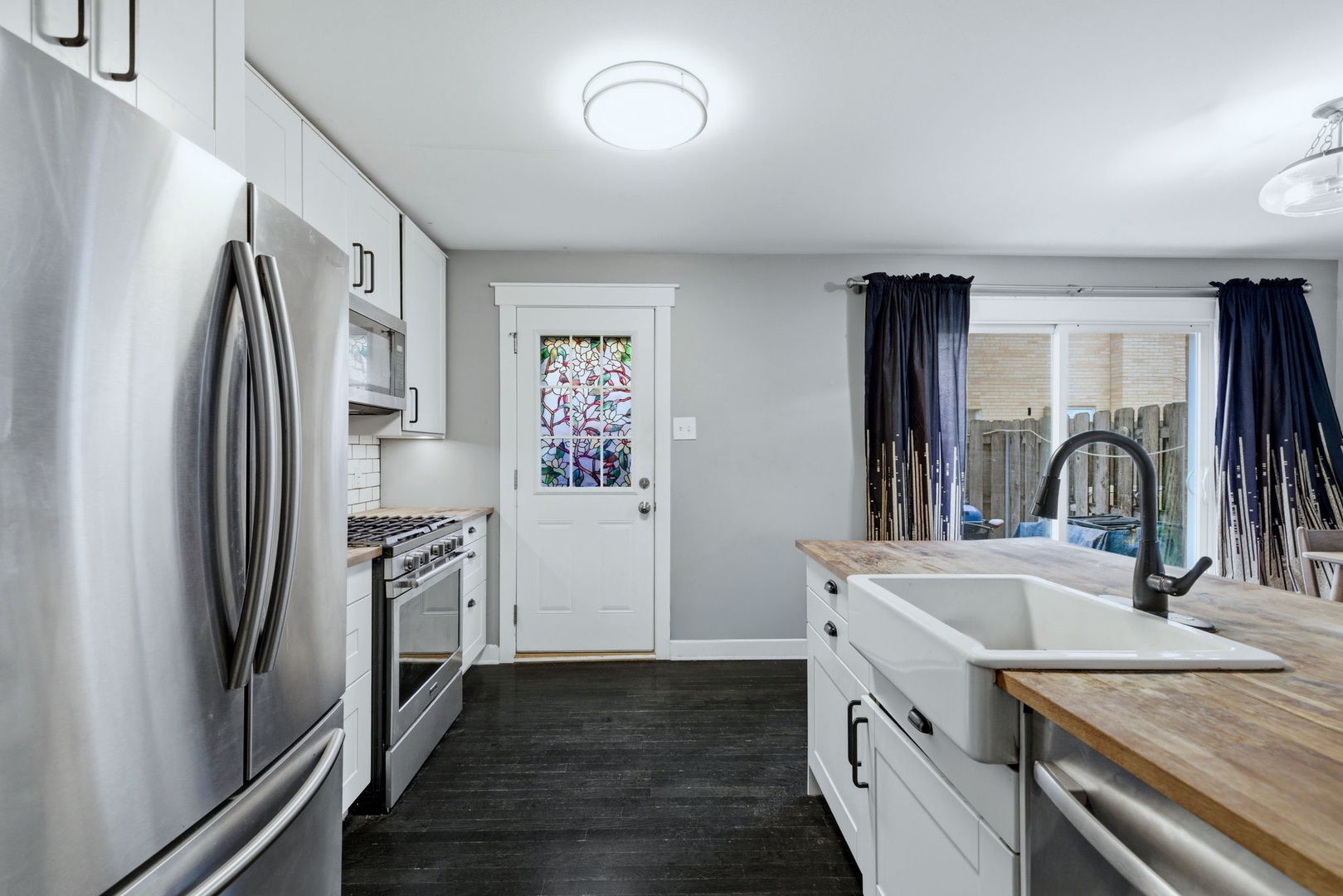 200 Linn Court #C, North Aurora, IL 60542