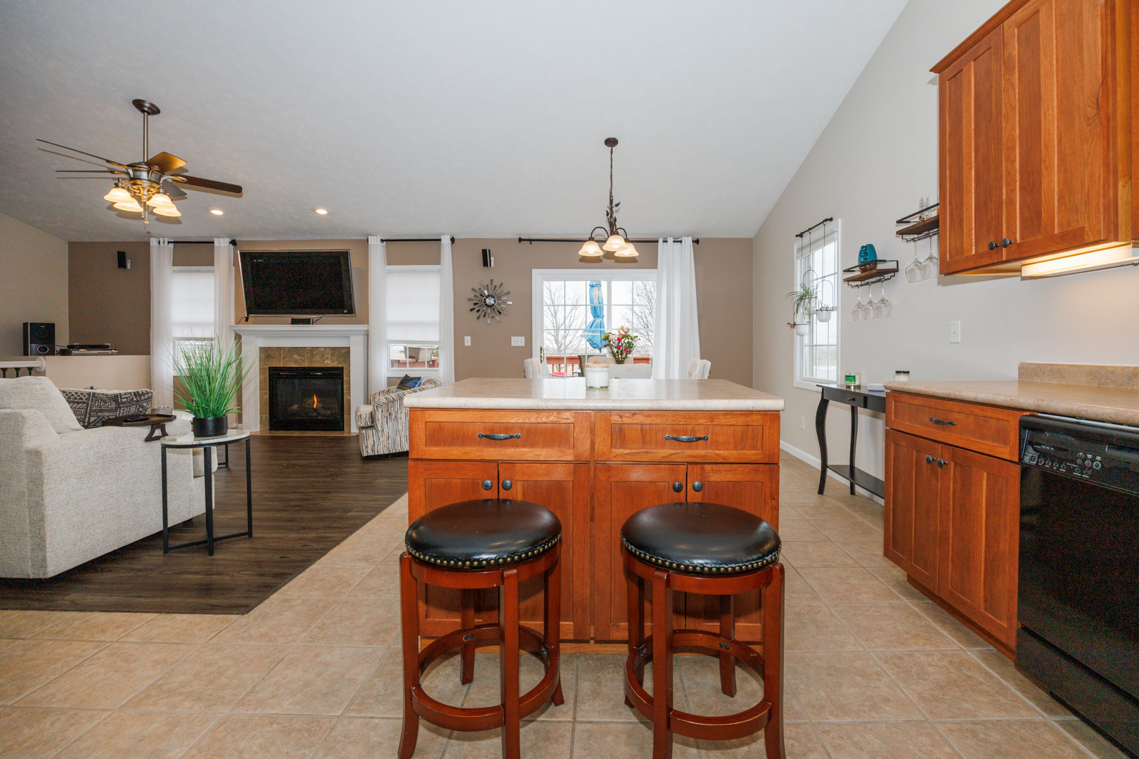 117 White Tail Street, Hudson, IL 61748