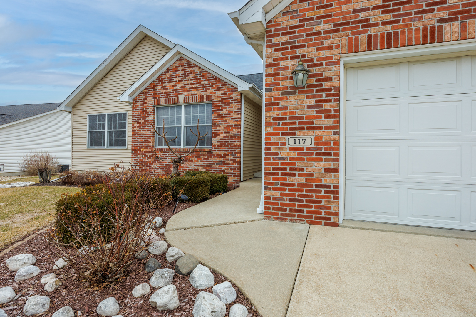 117 White Tail Street, Hudson, IL 61748