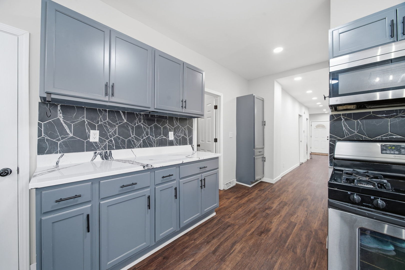 14504 S Mckinley Avenue, Posen, IL 60469