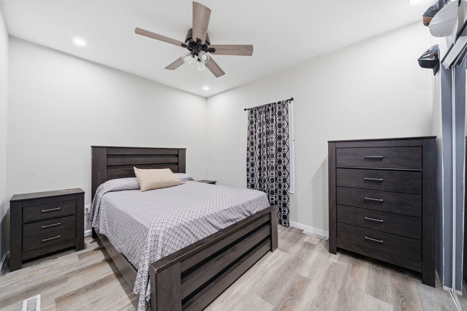 14504 S Mckinley Avenue, Posen, IL 60469