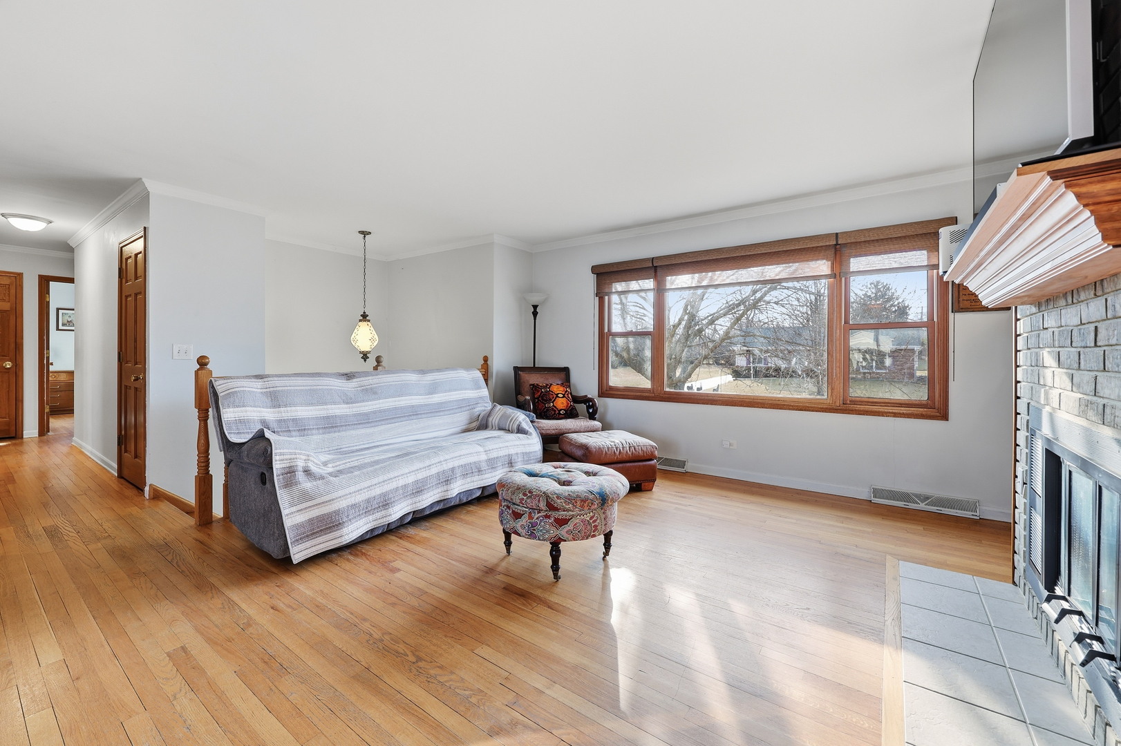 1120 Poplar Street, Lake In The Hills, IL 60156