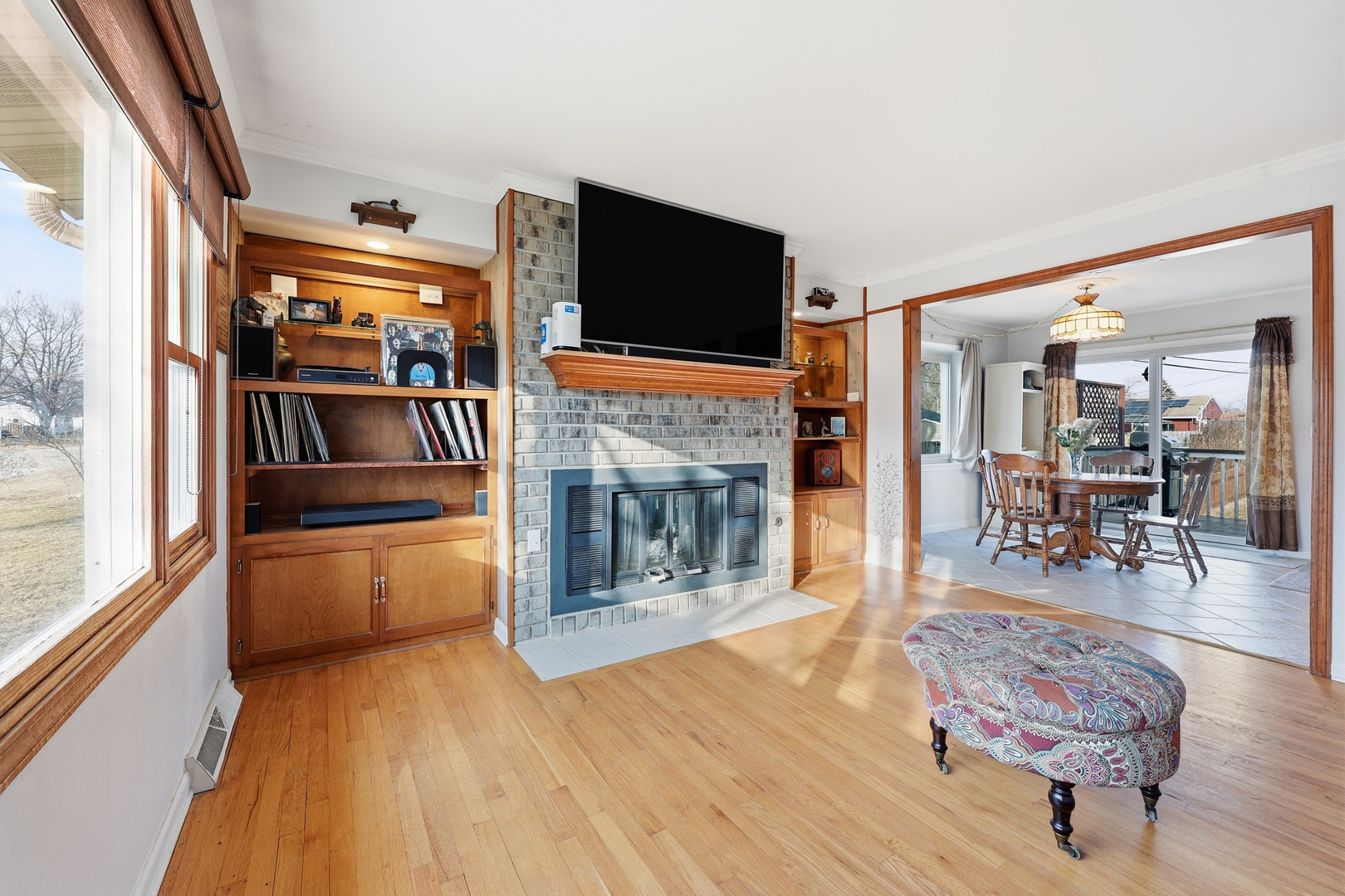 1120 Poplar Street, Lake In The Hills, IL 60156