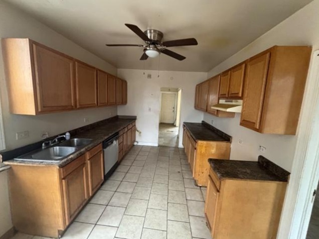 820 E 90th Place, Chicago, IL 60619