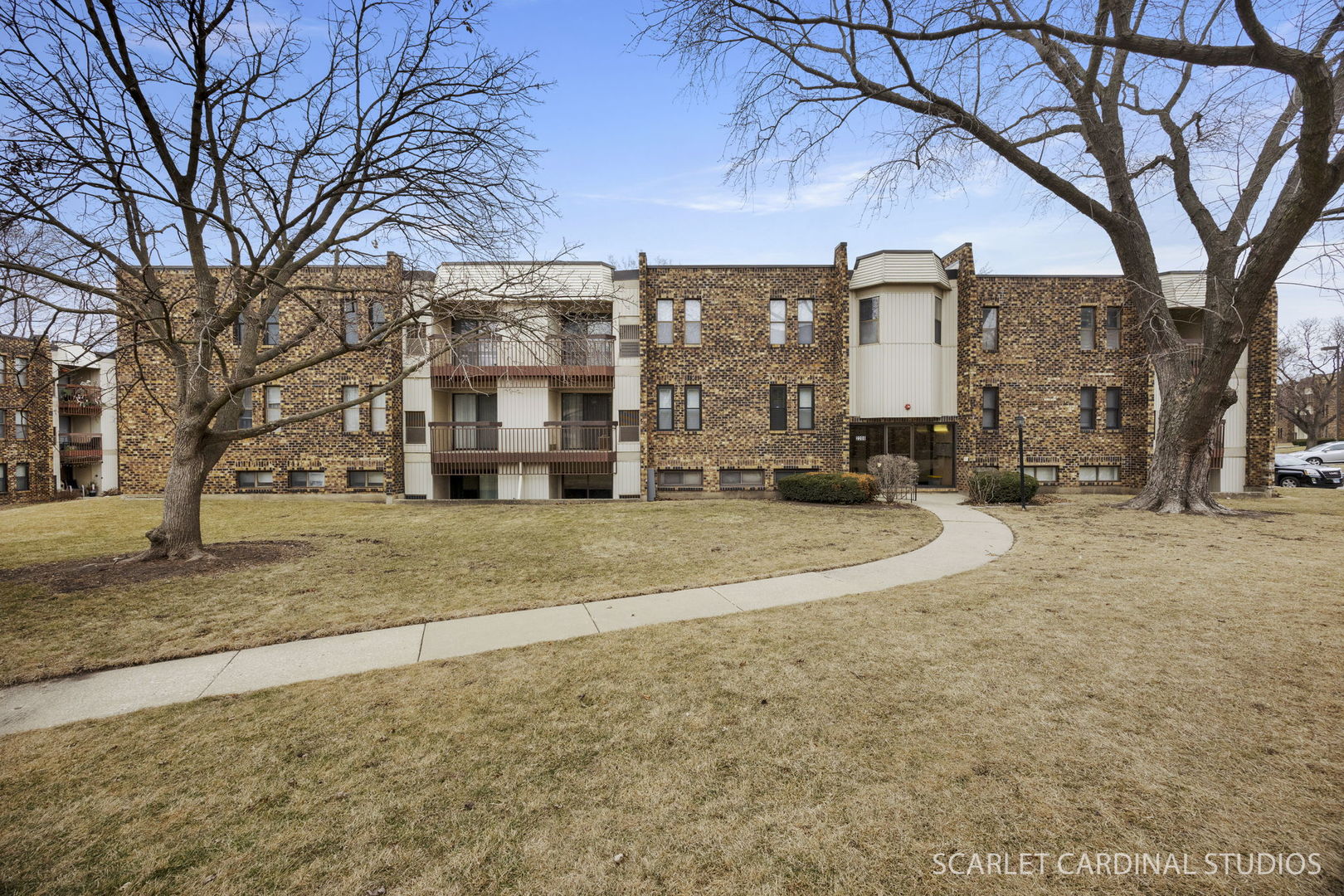 2208 Country Club Drive #6, Woodridge, IL 60517