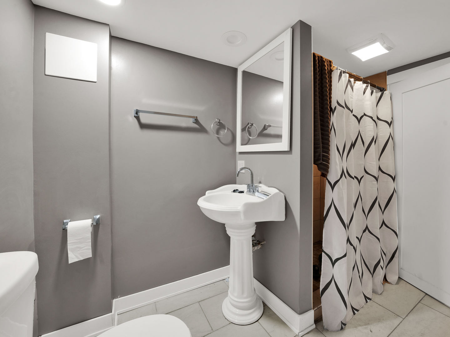 6333 S Whipple Street, Chicago, IL 60629