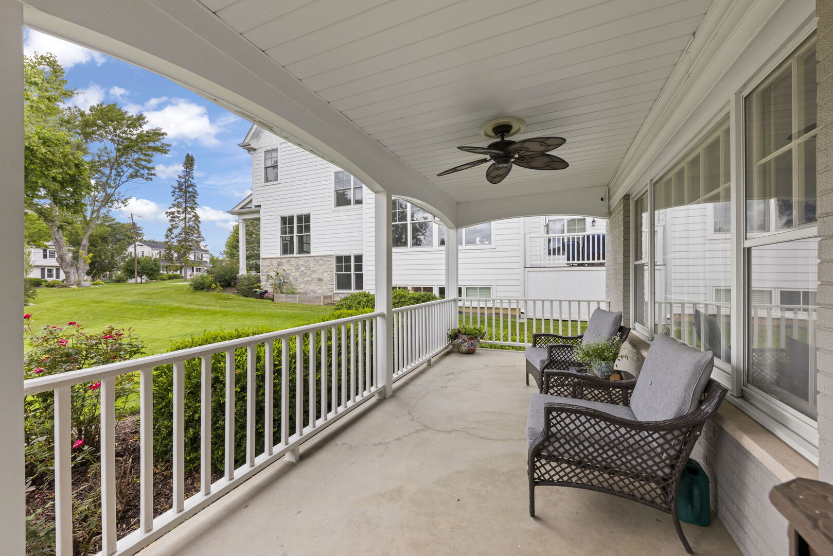 255 Grandview Avenue, Glen Ellyn, IL 60137