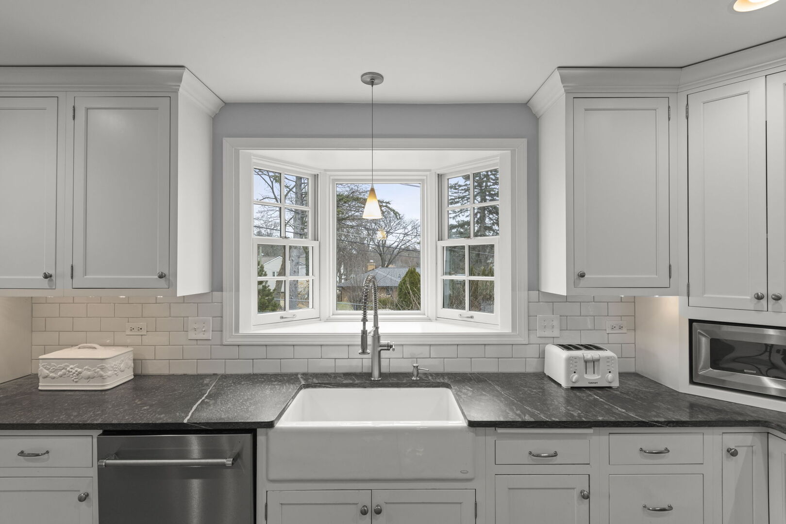 255 Grandview Avenue, Glen Ellyn, IL 60137