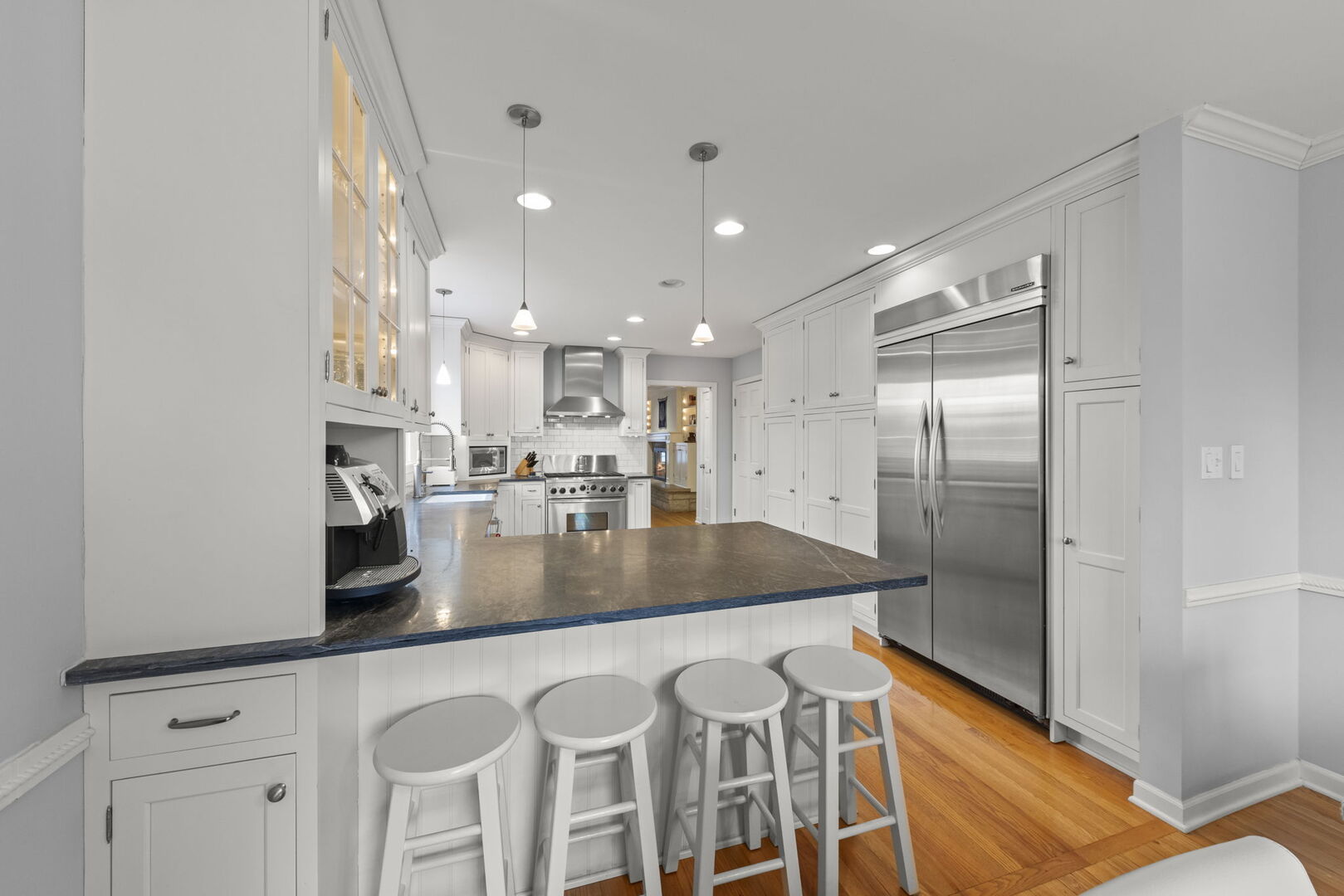 255 Grandview Avenue, Glen Ellyn, IL 60137