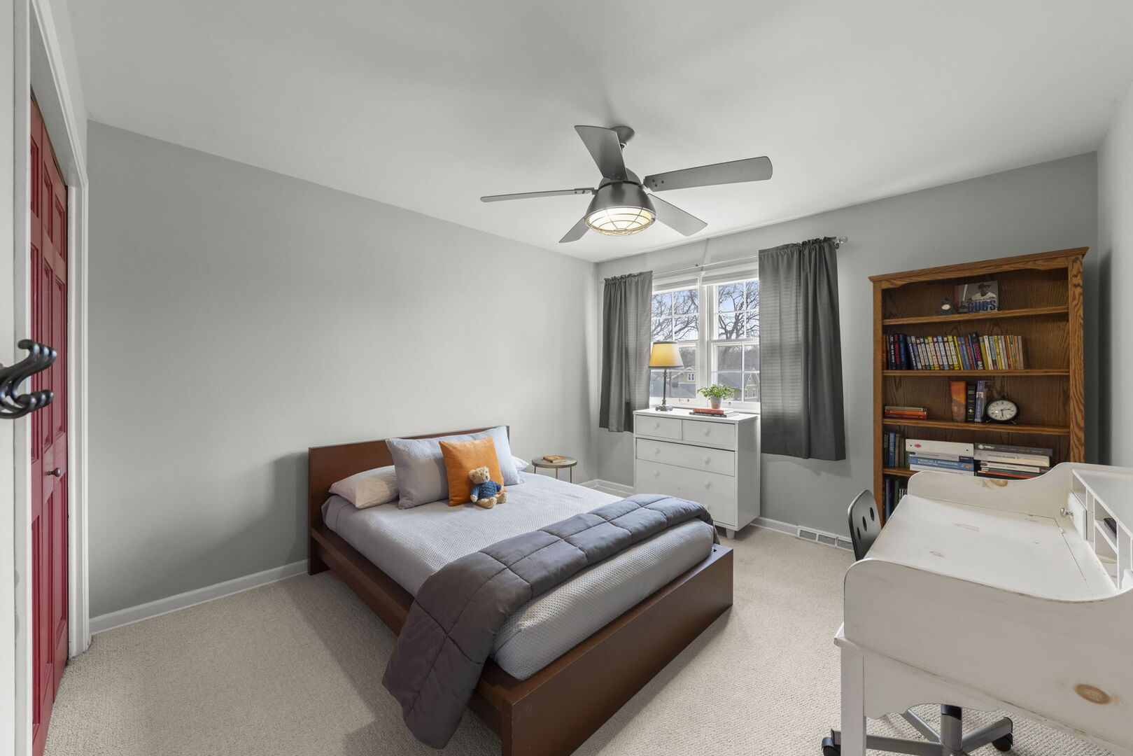 255 Grandview Avenue, Glen Ellyn, IL 60137