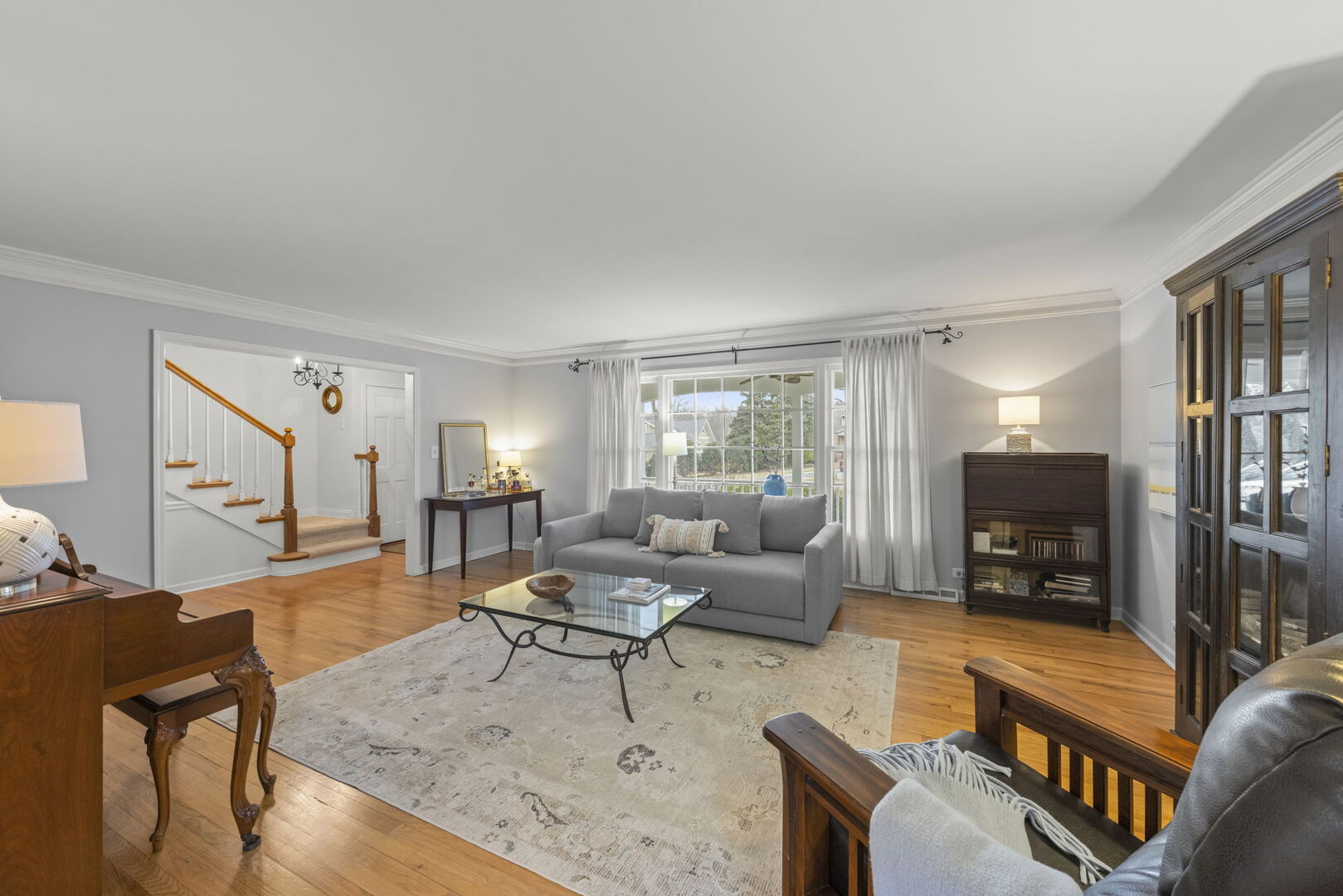 255 Grandview Avenue, Glen Ellyn, IL 60137