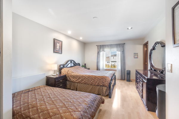 203 Albert Drive, Vernon Hills, IL 60061