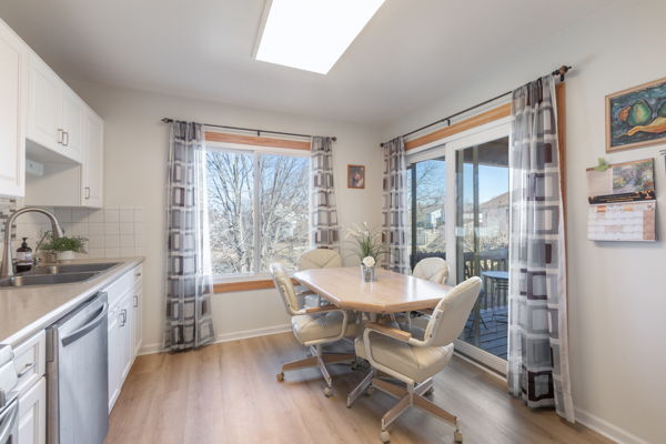 203 Albert Drive, Vernon Hills, IL 60061