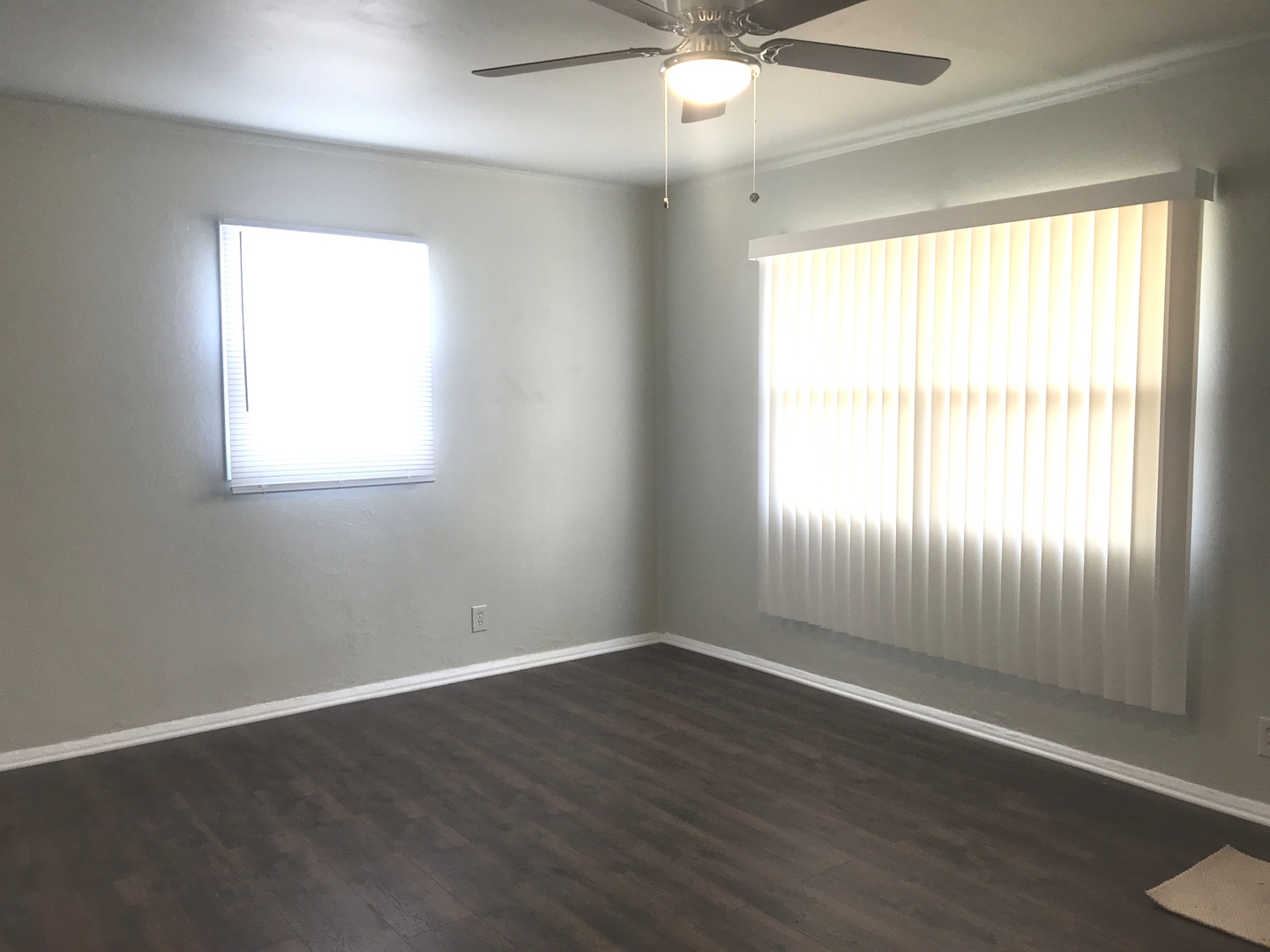 924 Pine Street, Waukegan, IL 60085