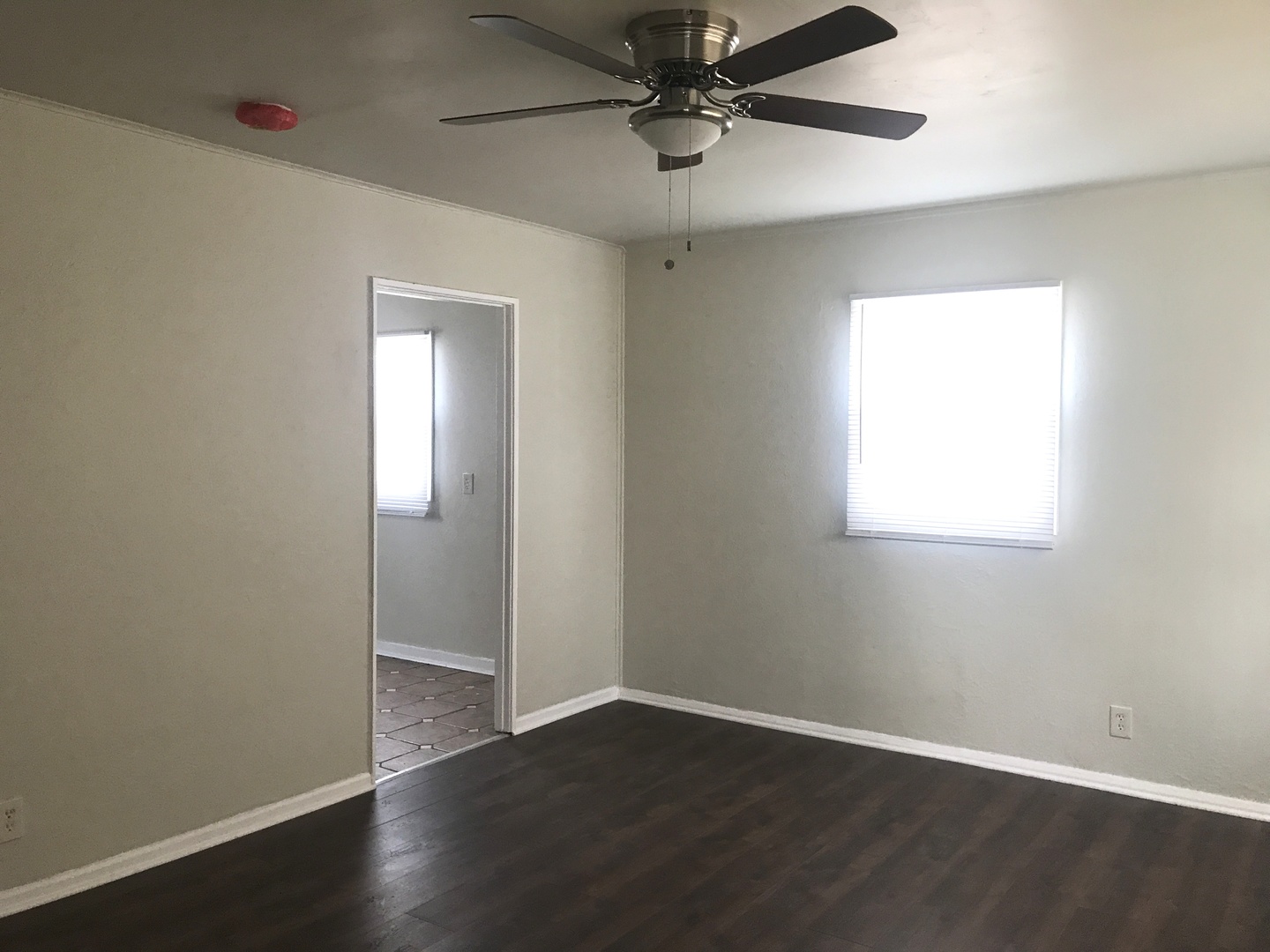 924 Pine Street, Waukegan, IL 60085