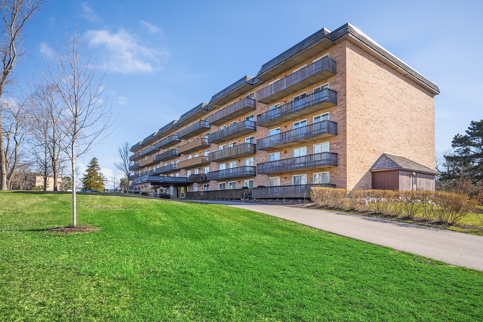 8025 WOODGLEN Lane #207, Downers Grove, IL 60516