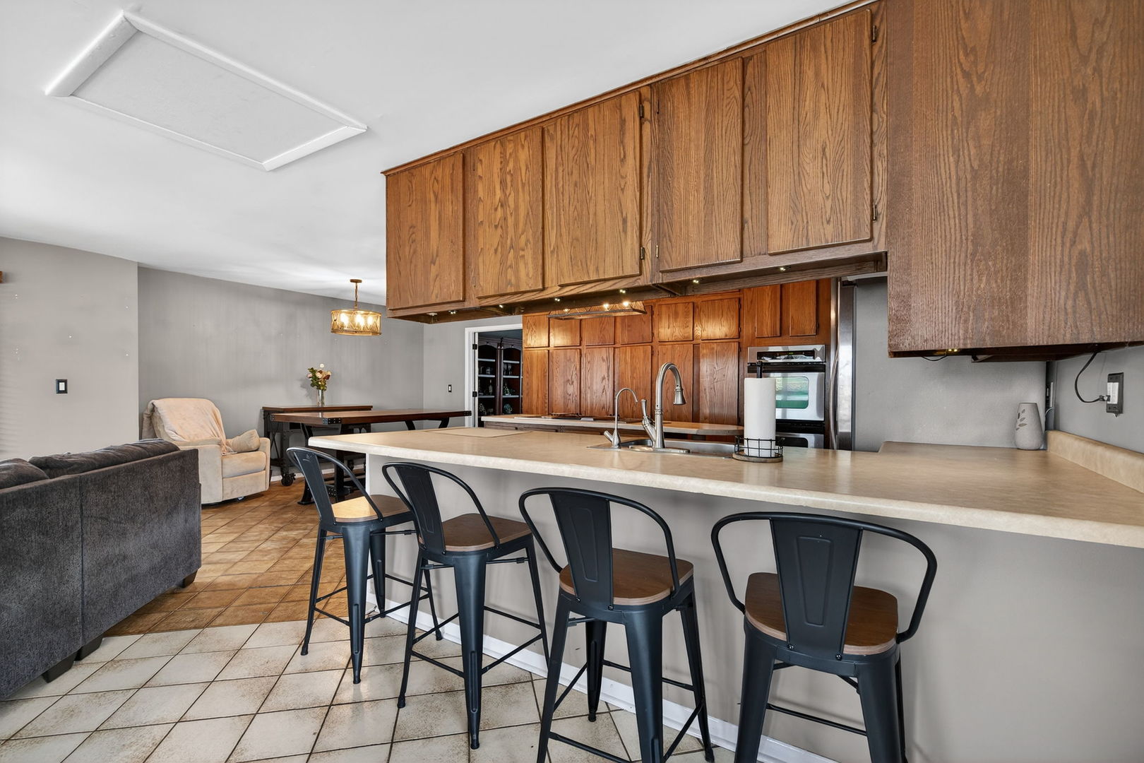 314 Plum Street, Lake In The Hills, IL 60156