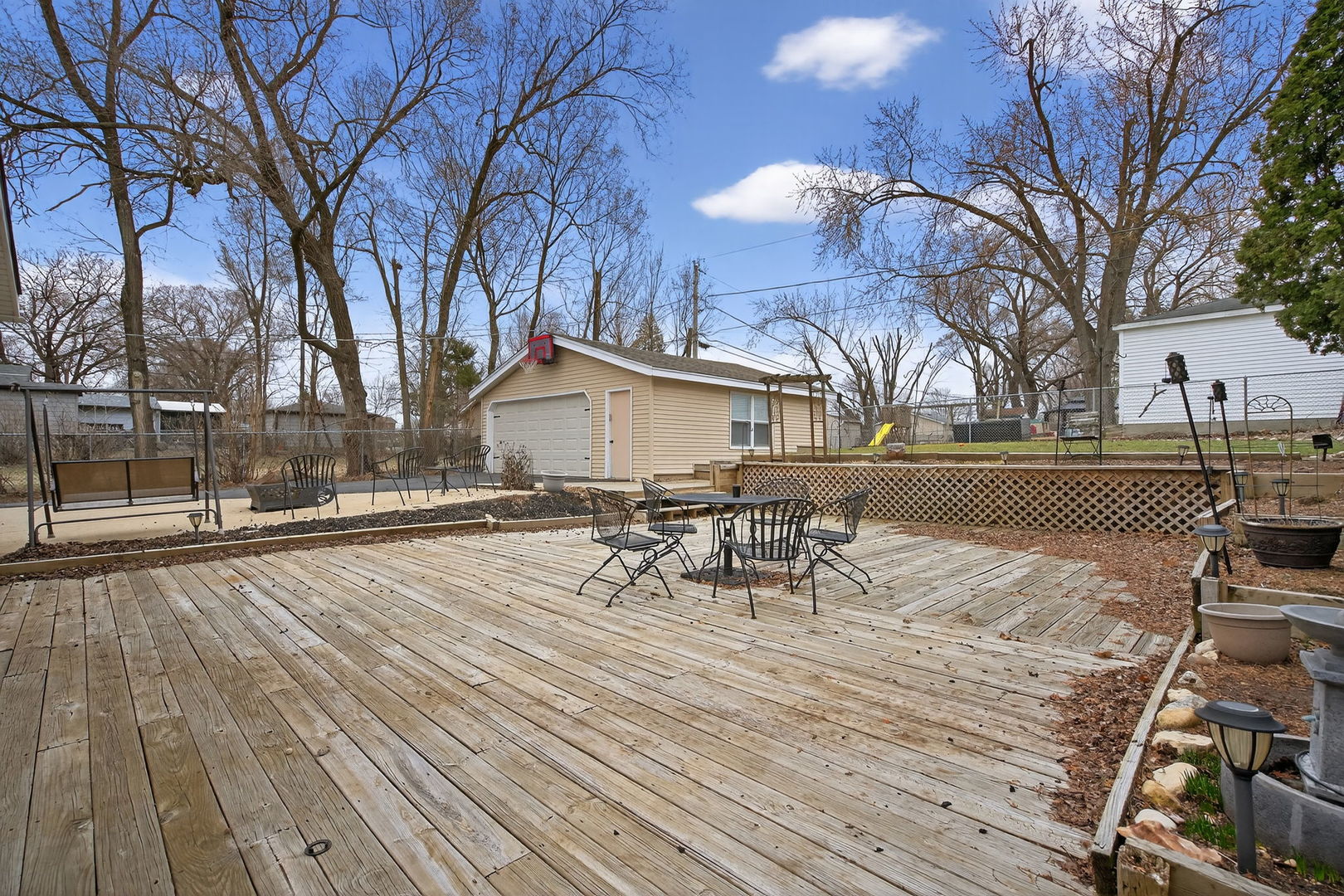 314 Plum Street, Lake In The Hills, IL 60156