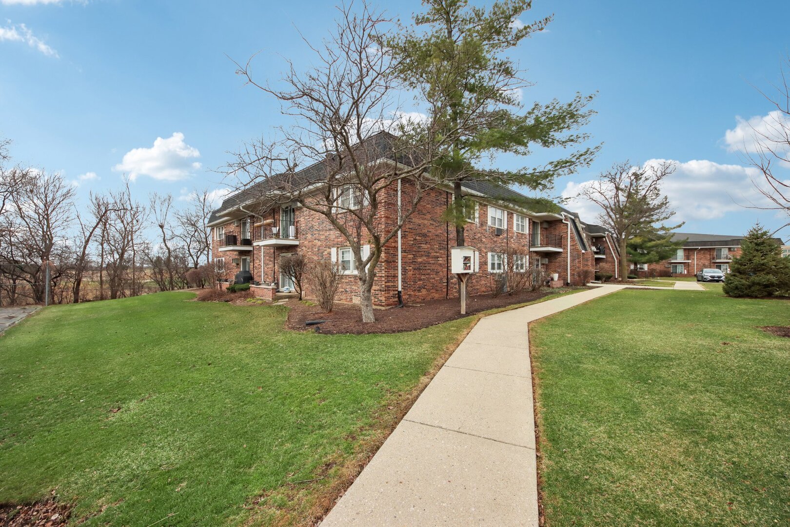 2419 Ogden Avenue #9, Downers Grove, IL 60515