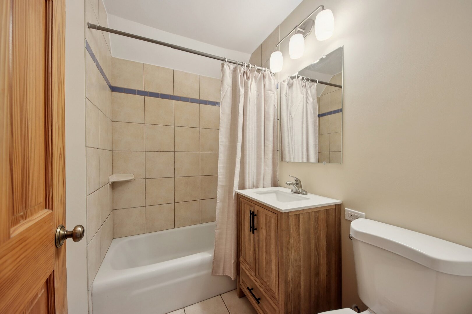 2419 Ogden Avenue #9, Downers Grove, IL 60515