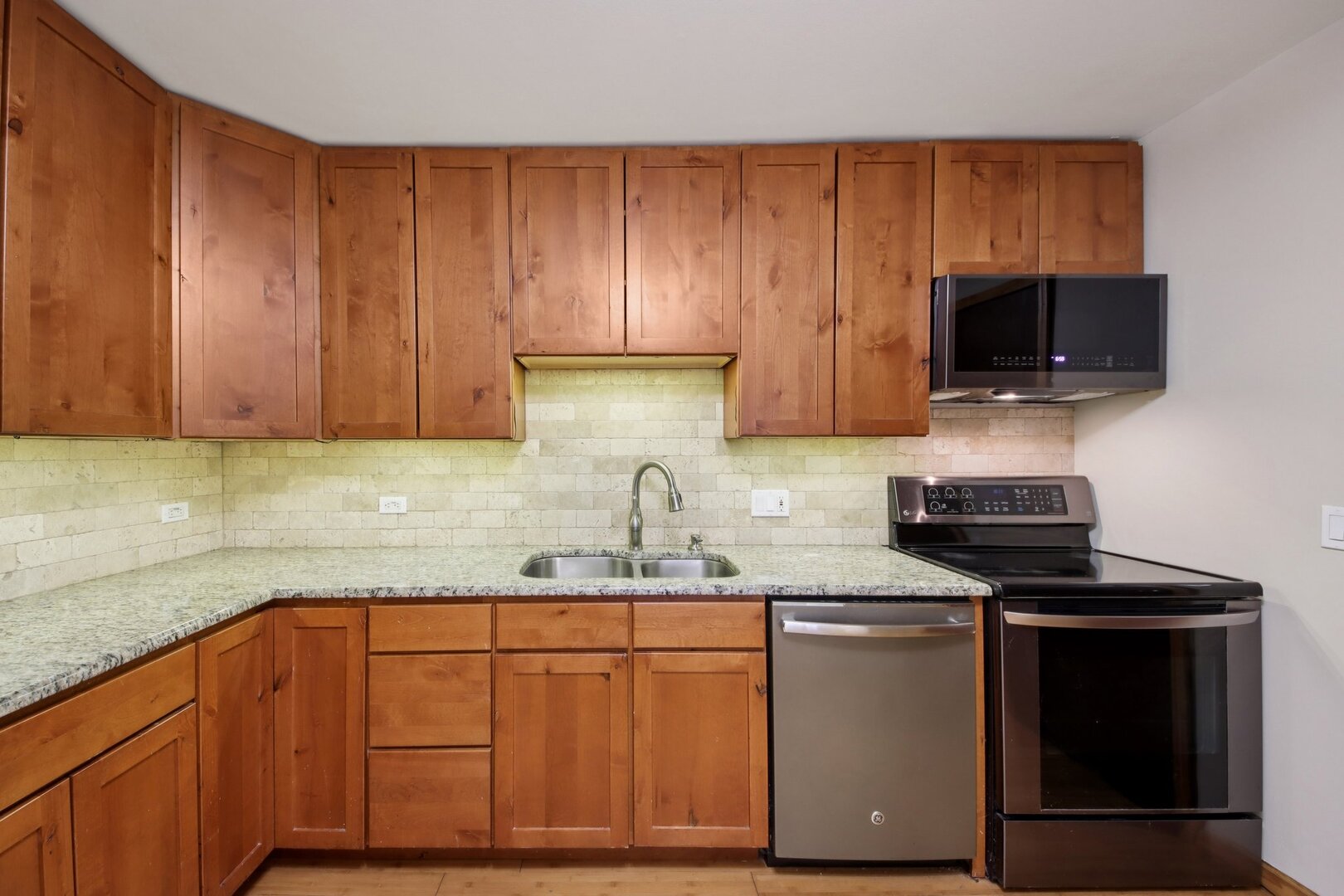 2419 Ogden Avenue #9, Downers Grove, IL 60515