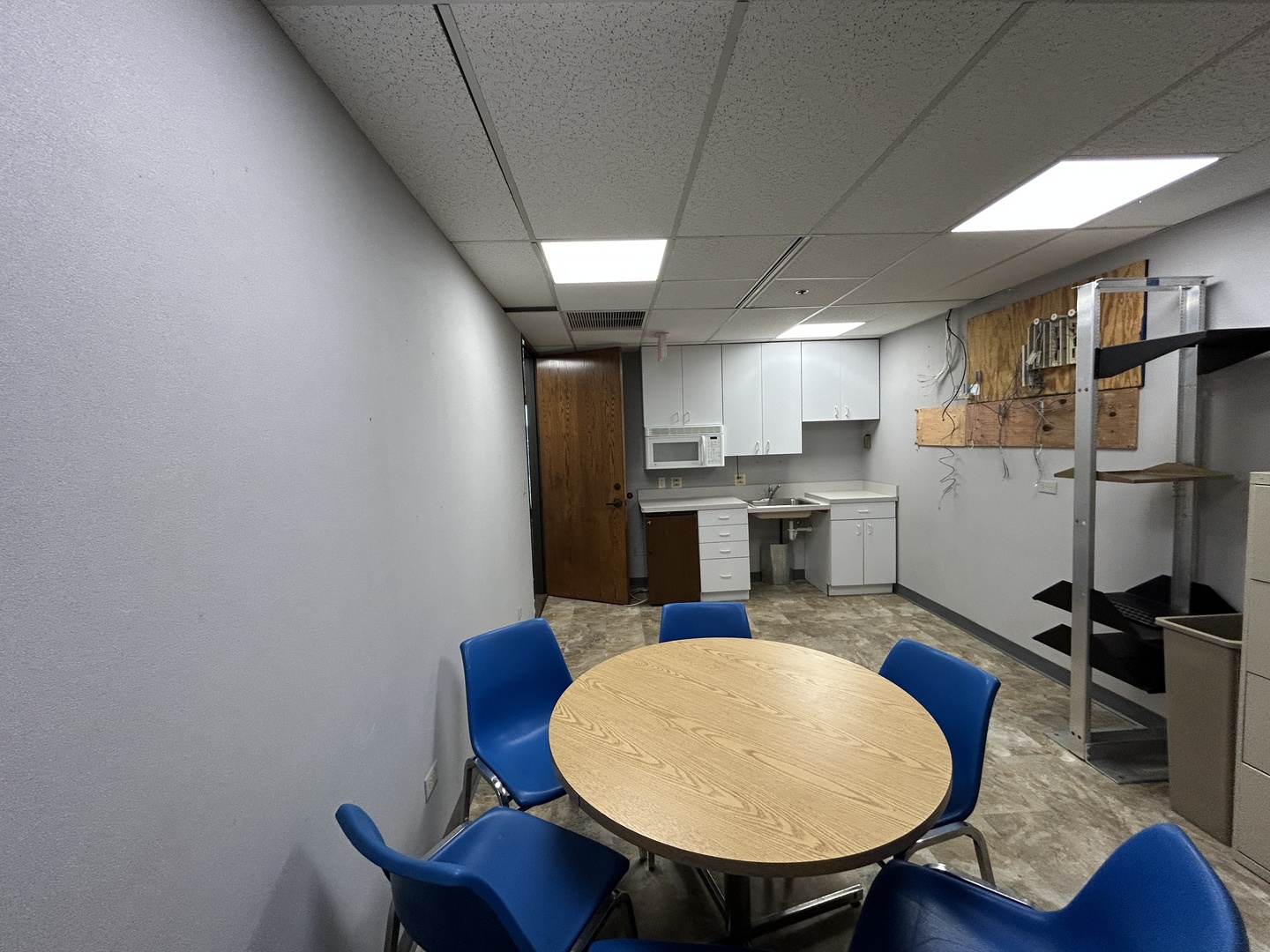 977 N OAKLAWN Avenue, Elmhurst, IL 60126