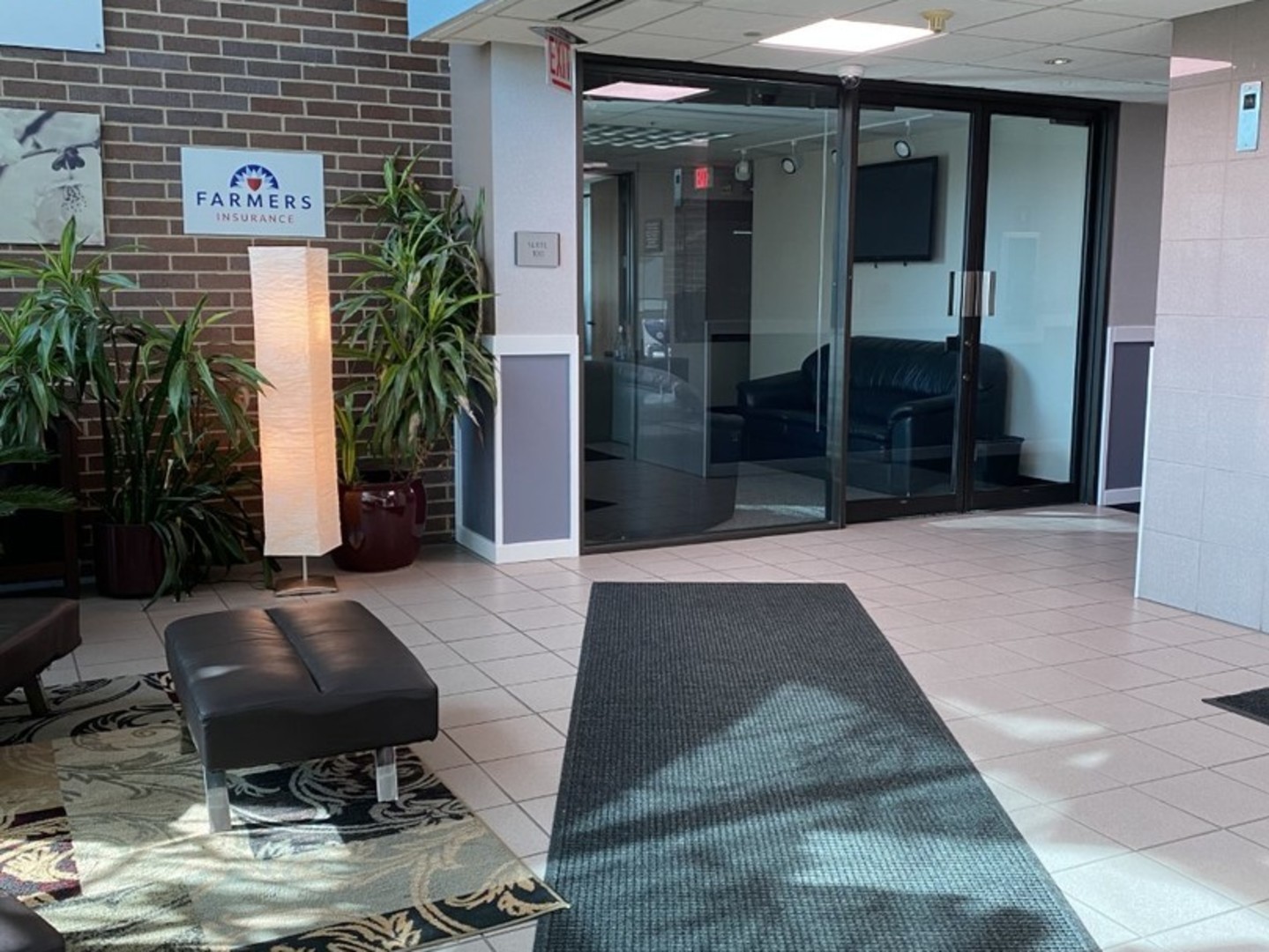 977 N OAKLAWN Avenue, Elmhurst, IL 60126