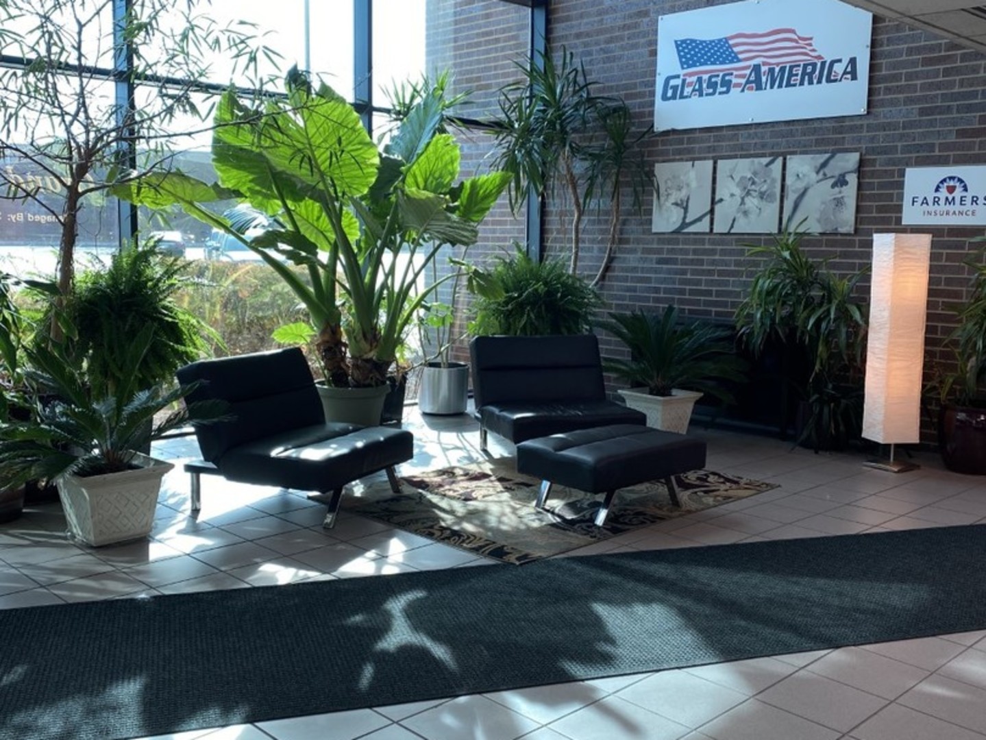 977 N OAKLAWN Avenue, Elmhurst, IL 60126