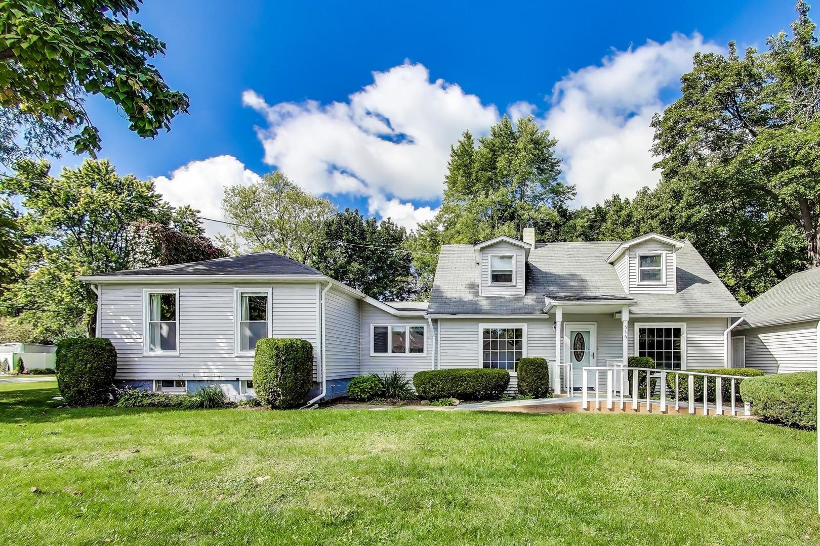 546 Thorndale Avenue, Park City, IL 60085