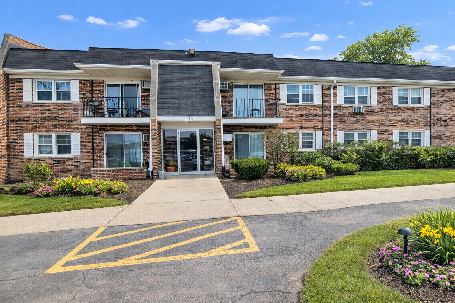 2431 Ogden Avenue #10, Downers Grove, IL 60515