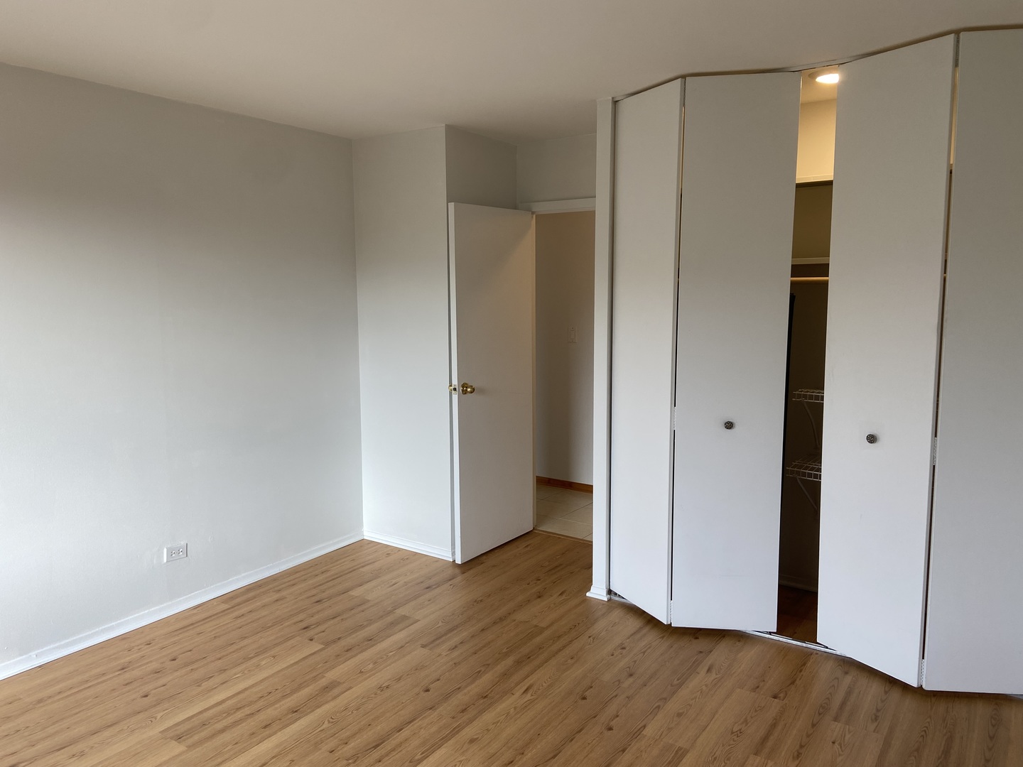 1605 E Central Road #410B, Arlington Heights, IL 60005