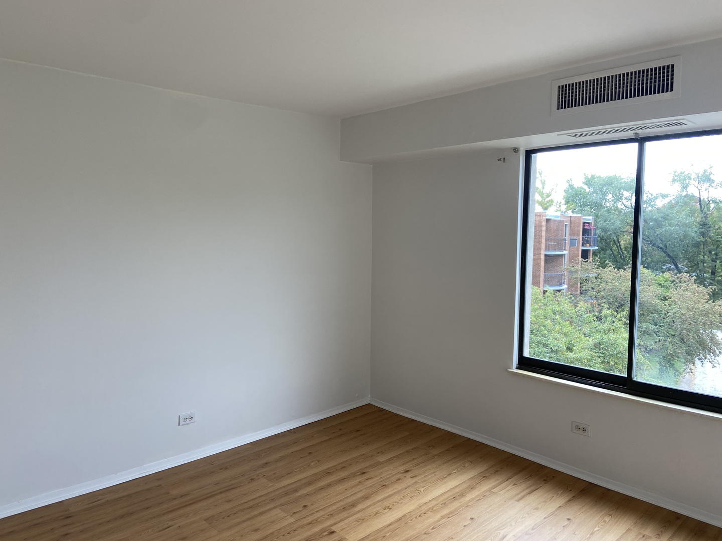 1605 E Central Road #410B, Arlington Heights, IL 60005