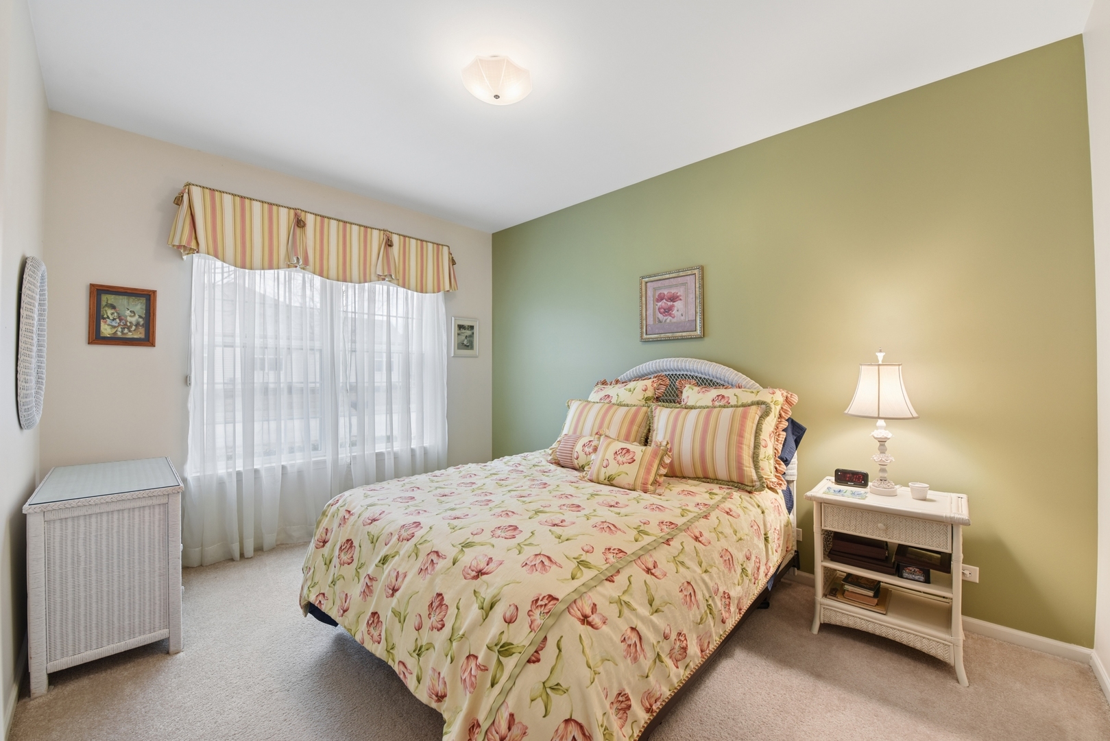 1104 Heathrow Lane, Aurora, IL 60502