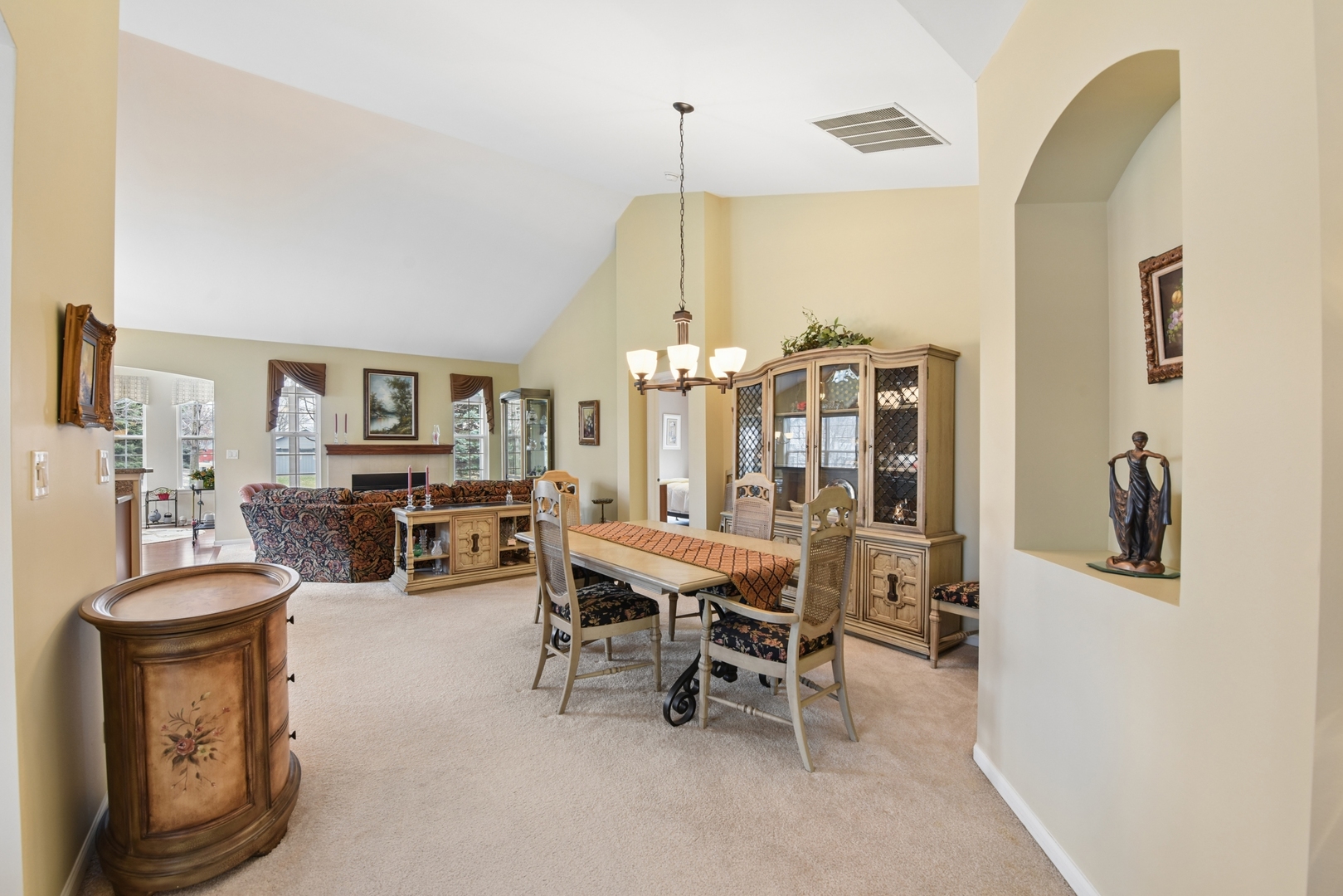 1104 Heathrow Lane, Aurora, IL 60502