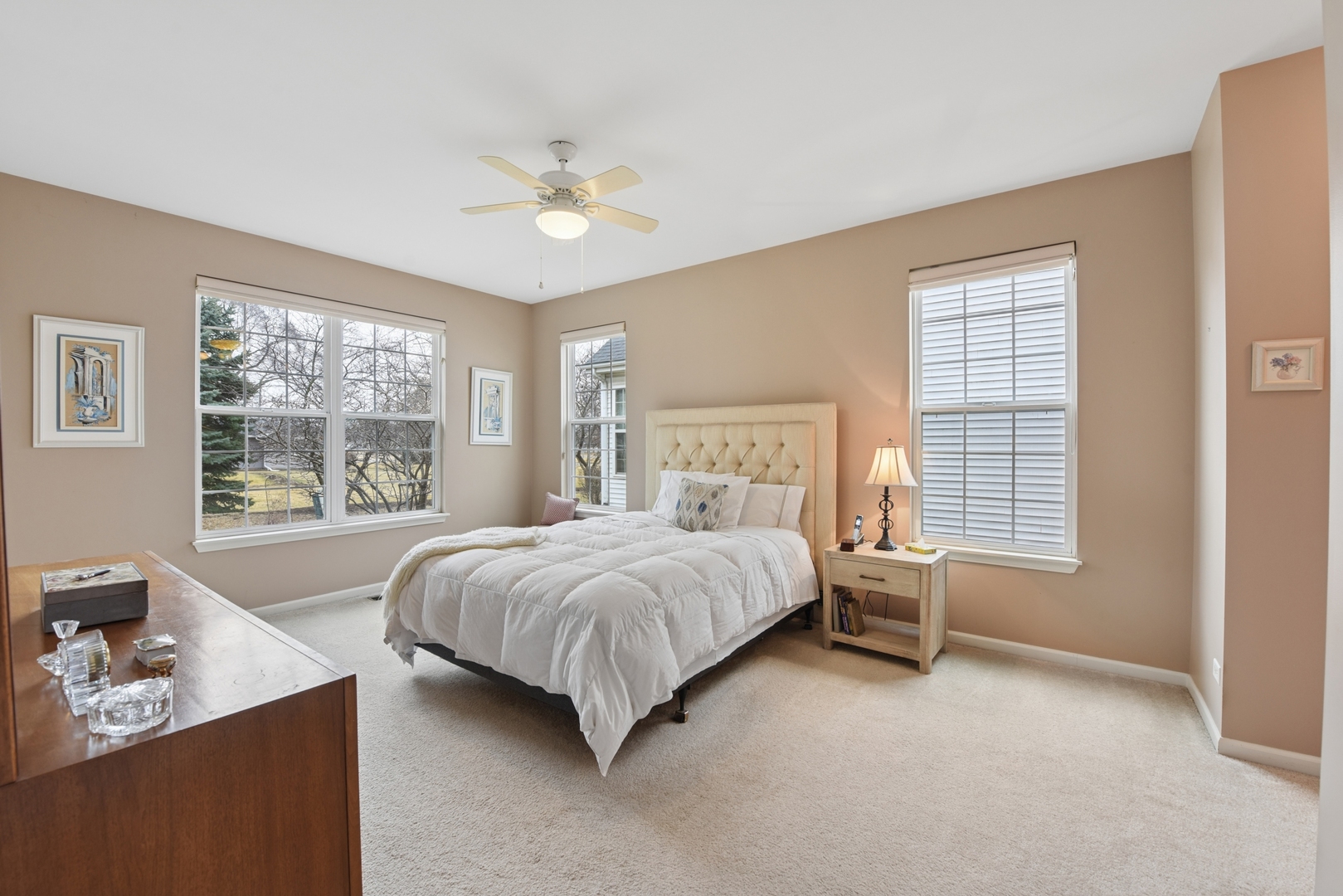 1104 Heathrow Lane, Aurora, IL 60502