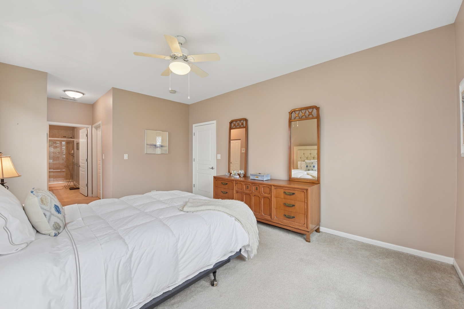 1104 Heathrow Lane, Aurora, IL 60502