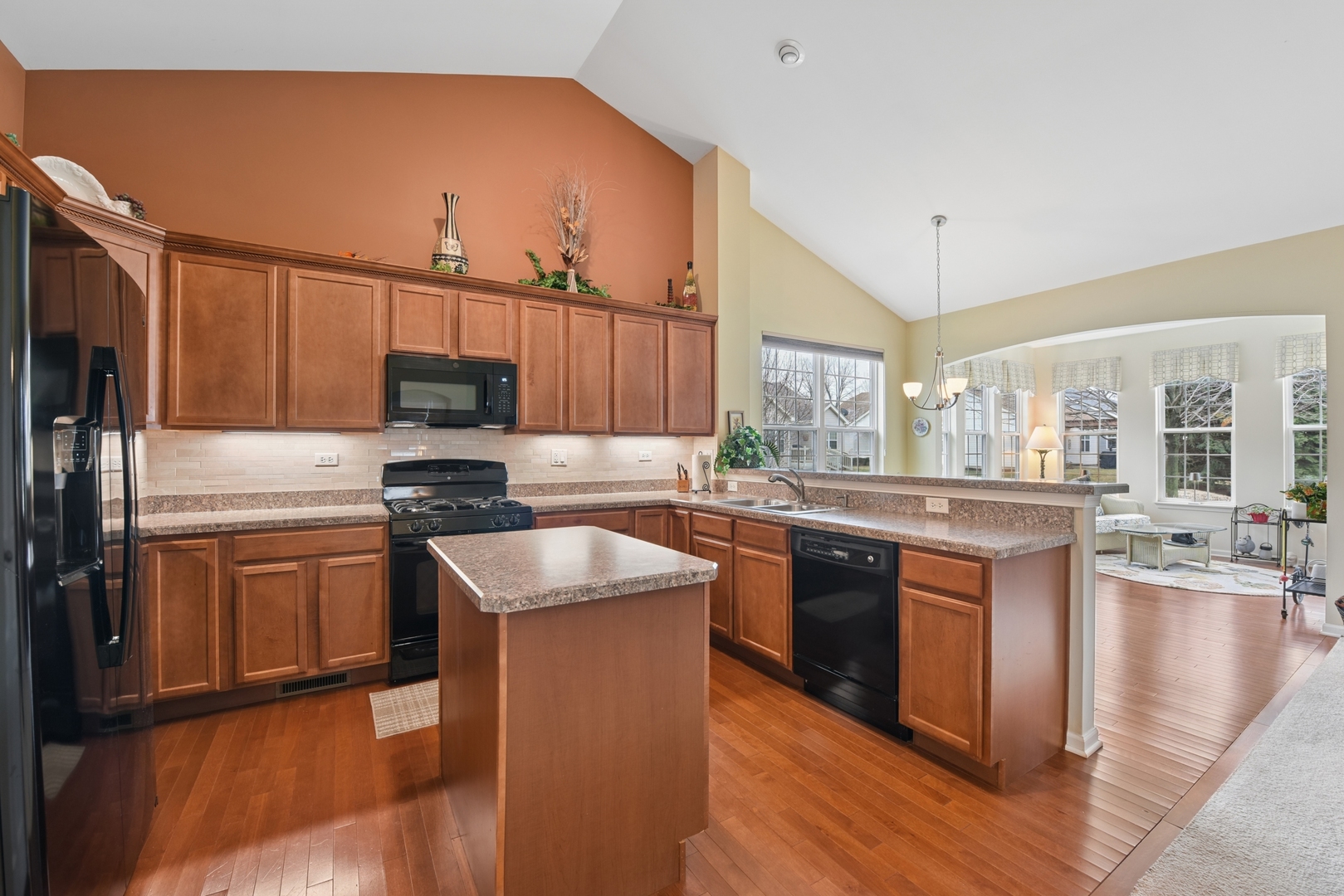 1104 Heathrow Lane, Aurora, IL 60502