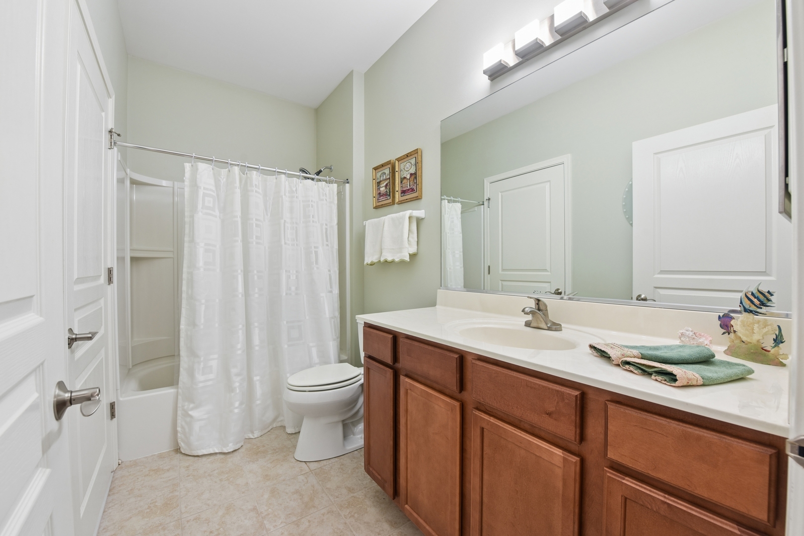 1104 Heathrow Lane, Aurora, IL 60502