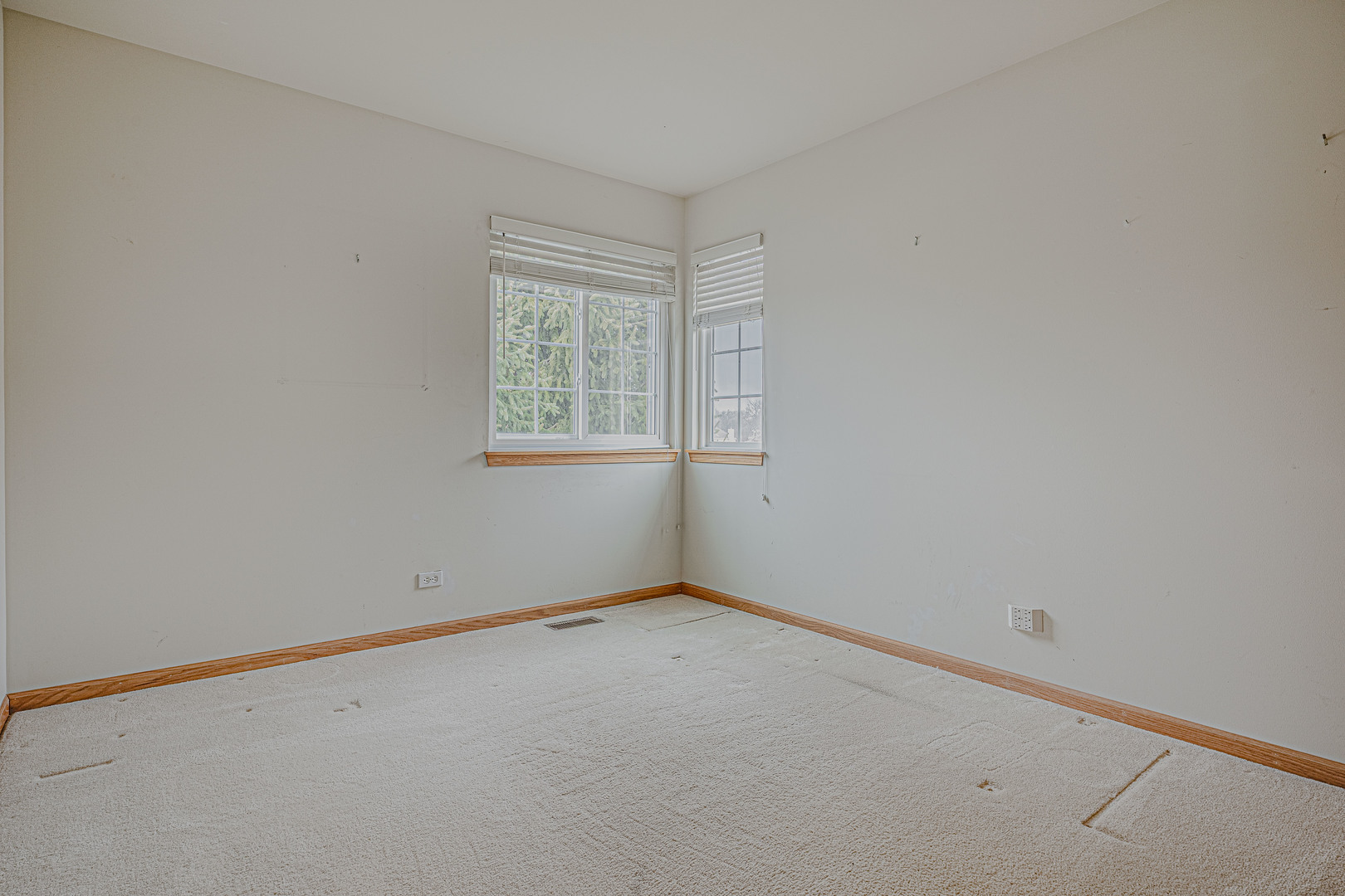 1367 S Elder Lane, Waukegan, IL 60085