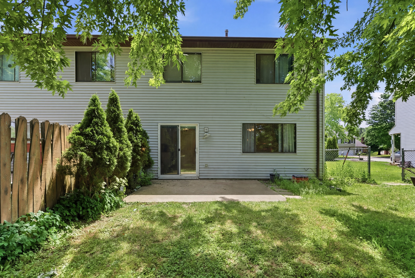 930 AUTUMN Lane, Aurora, IL 60505