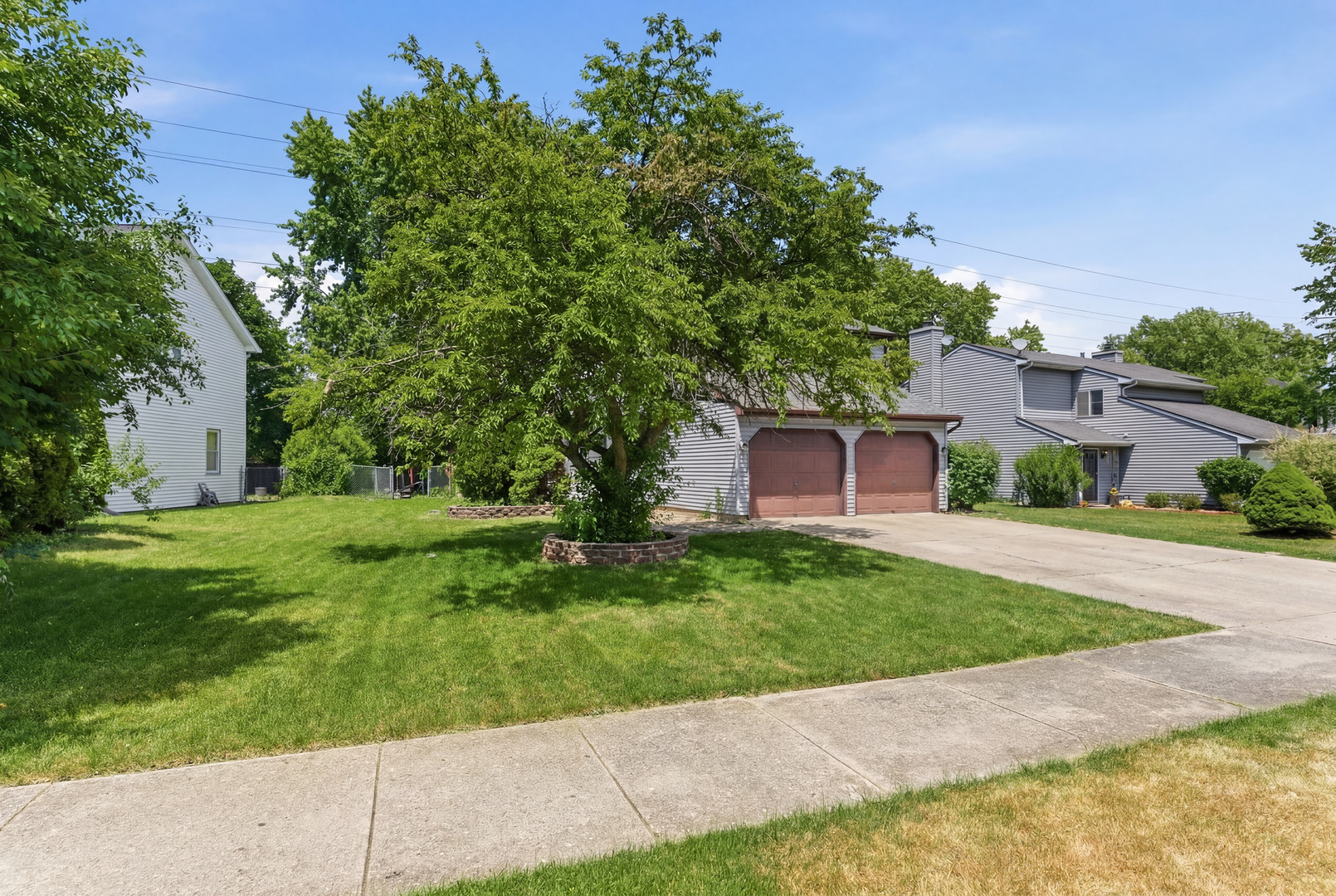 930 AUTUMN Lane, Aurora, IL 60505