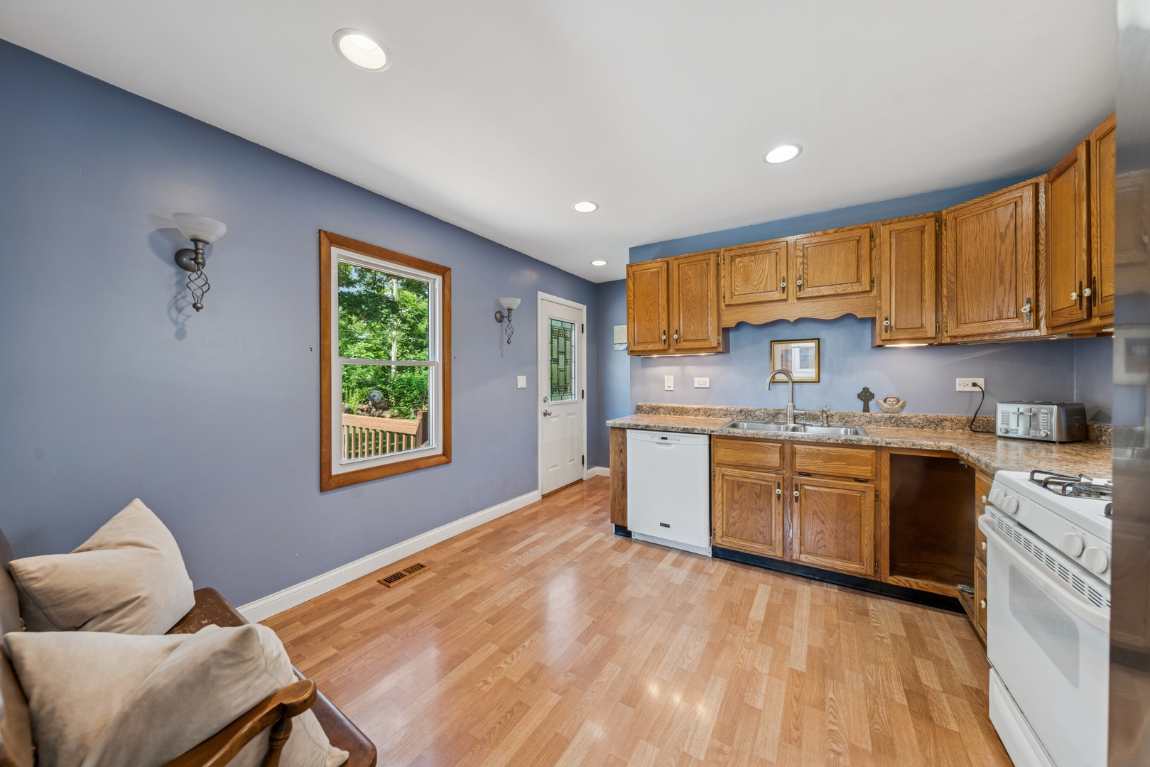 2917 Westridge Drive, Woodridge, IL 60517