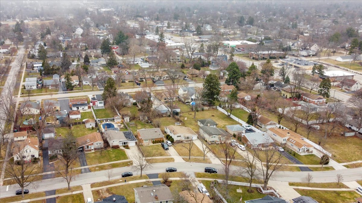 32 W Taylor Road, Lombard, IL 60148