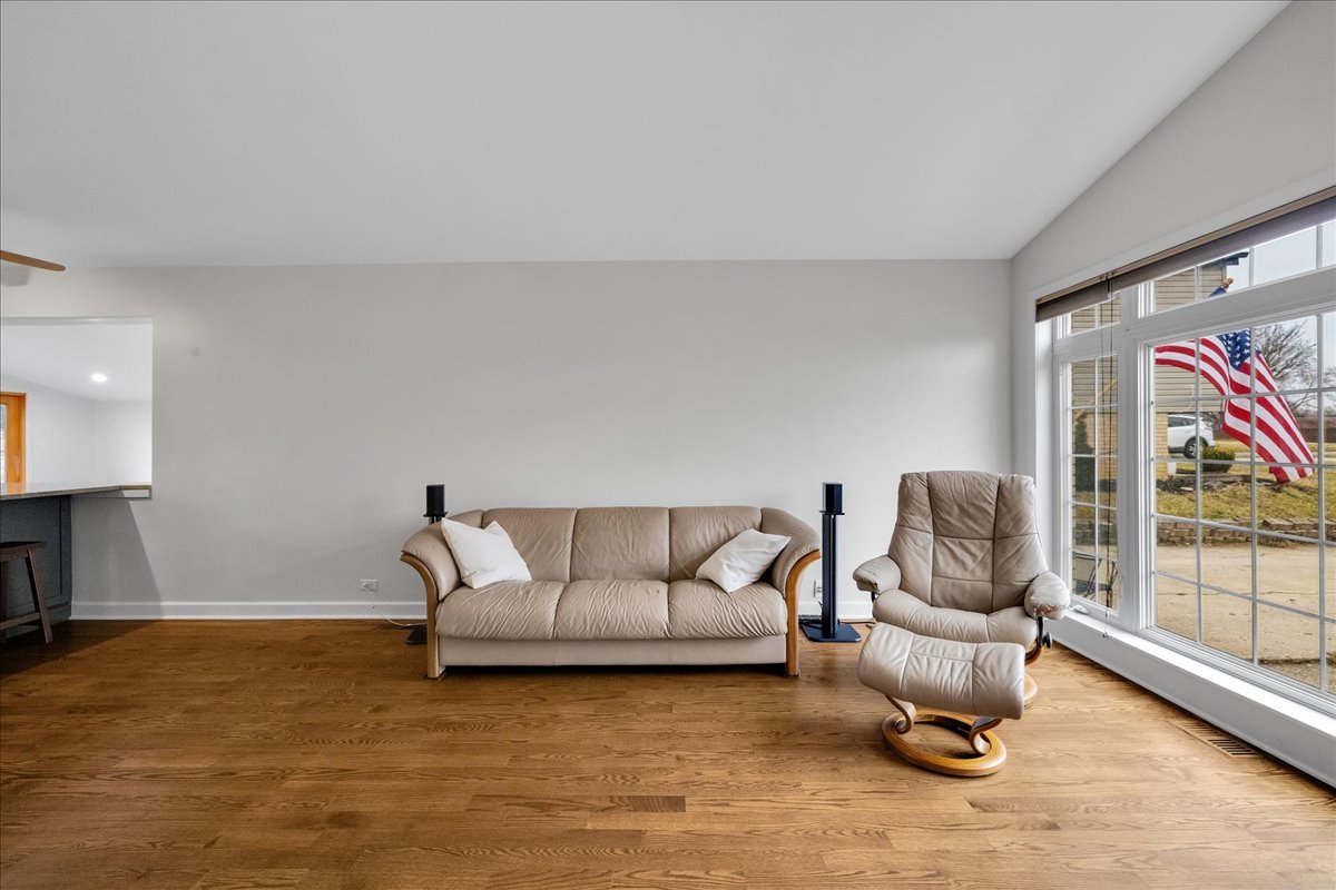 32 W Taylor Road, Lombard, IL 60148