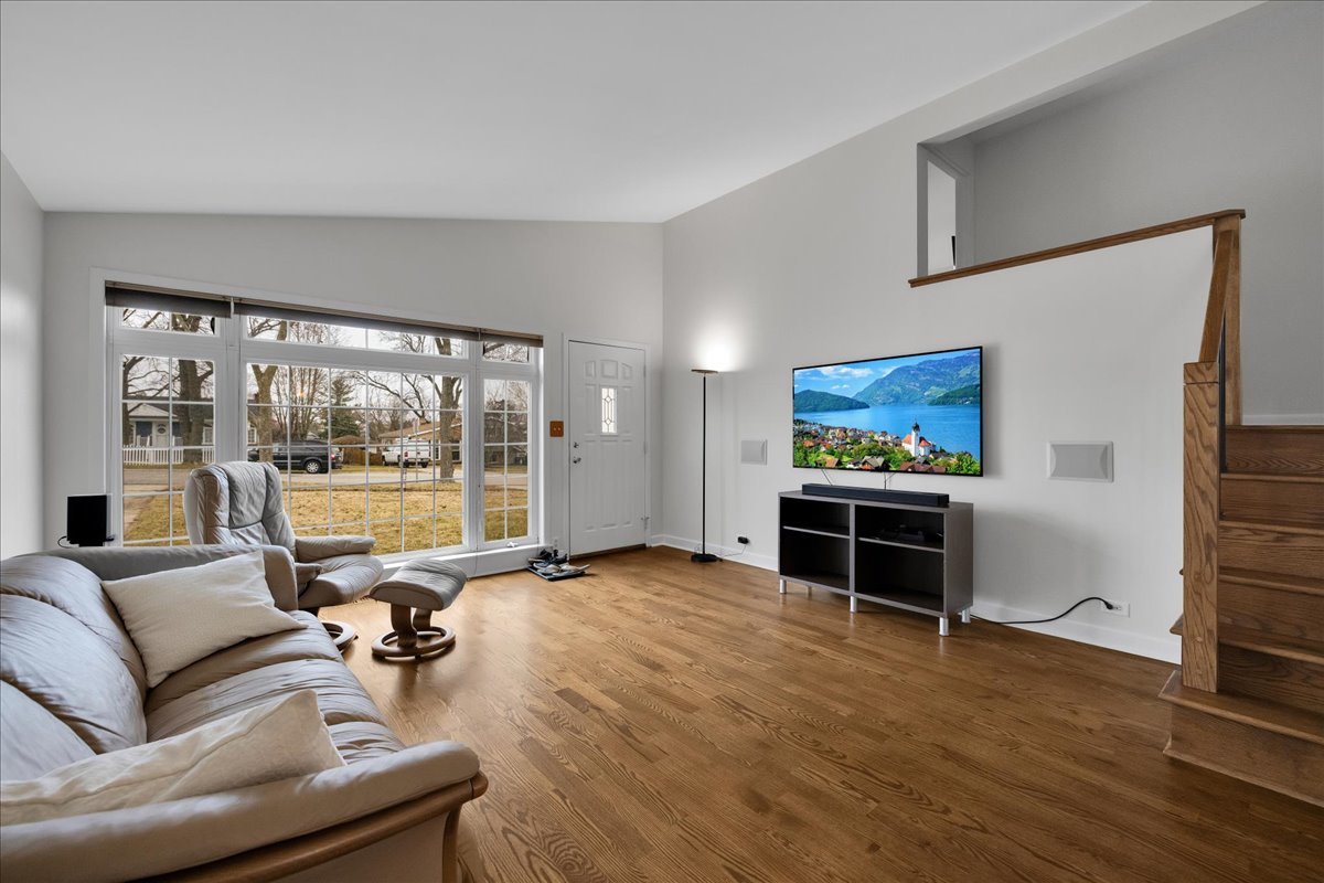 32 W Taylor Road, Lombard, IL 60148